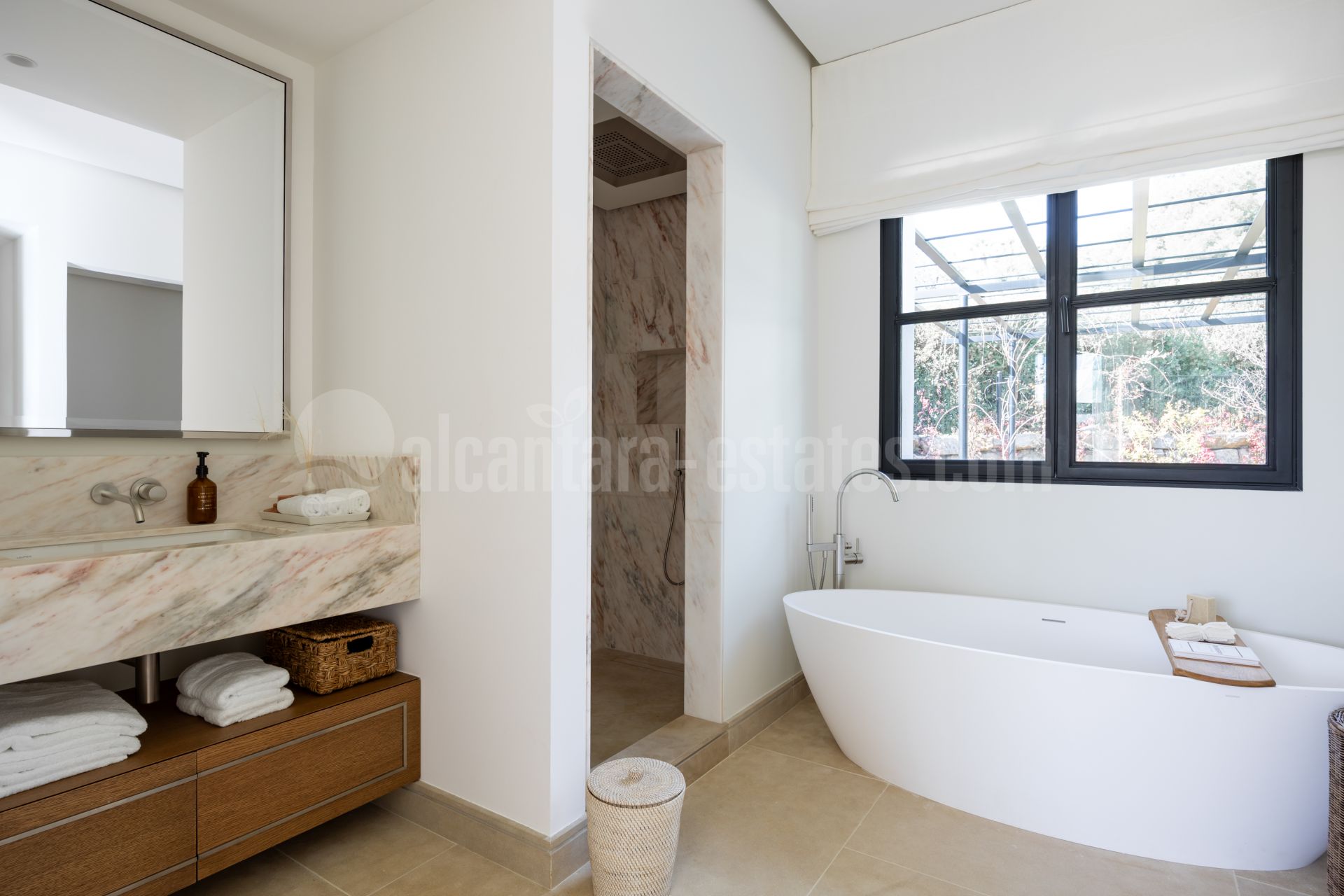 Villa in Cascada de Camojan, Marbella