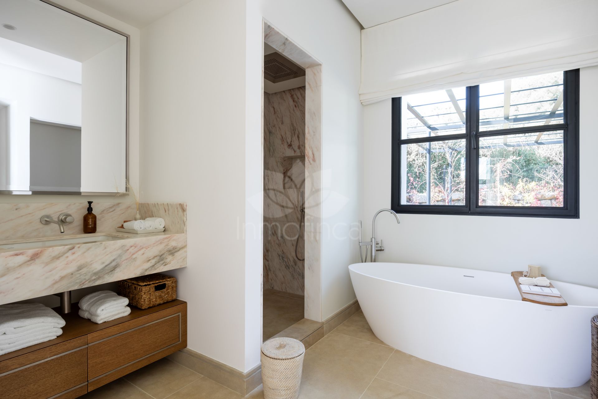 Villa en Cascada de Camojan, Marbella