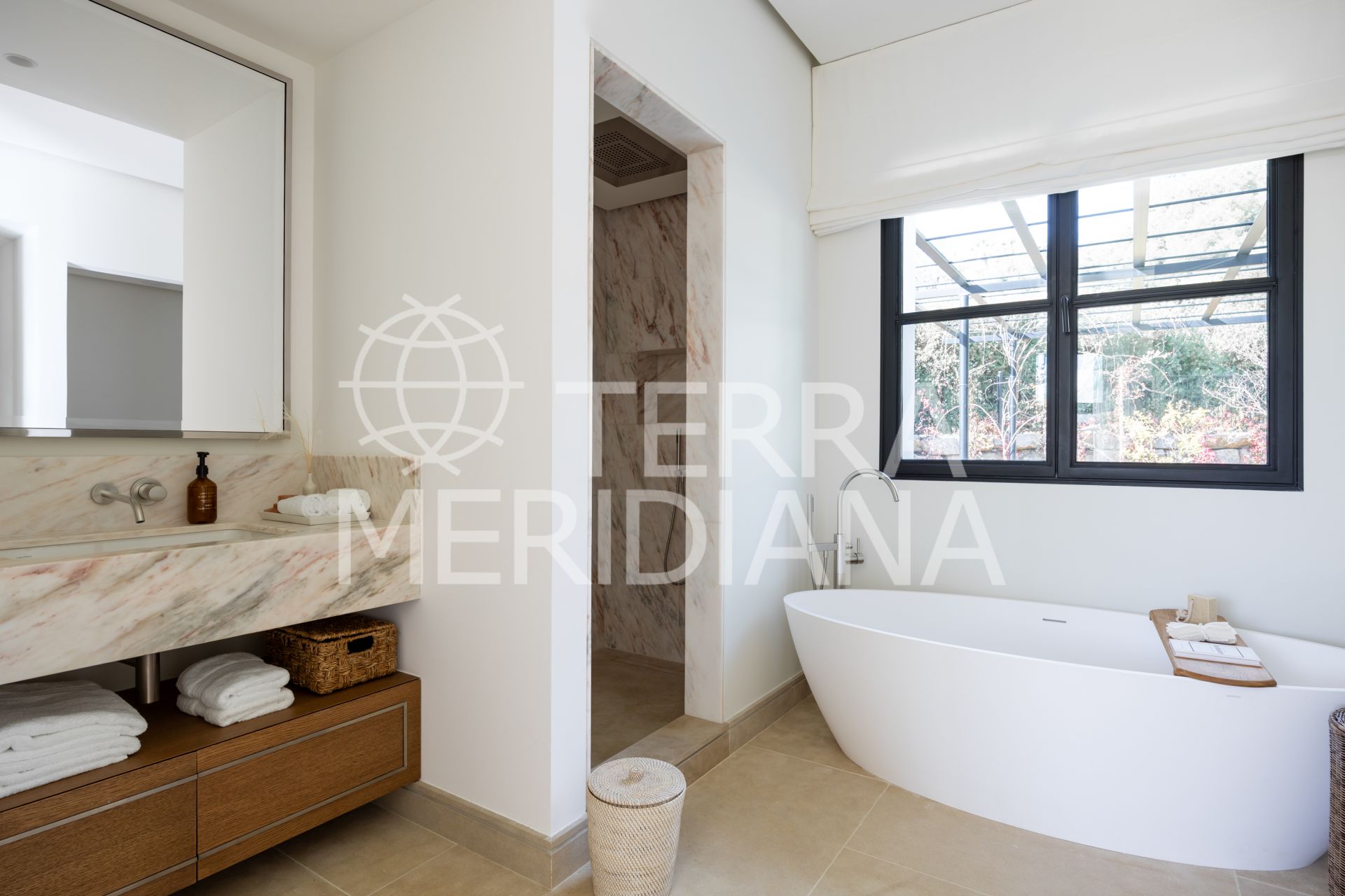 Villa in Cascada de Camojan, Marbella