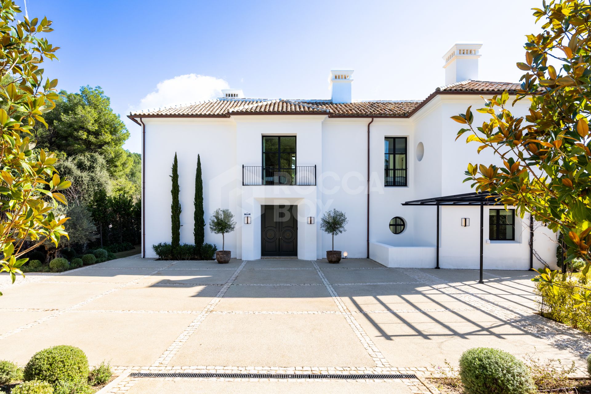 Casa Angelico in Cascada de Camoján offers timeless elegance, panoramic Mediterranean views, and luxury living in Marbella’s most exclusive enclave.
