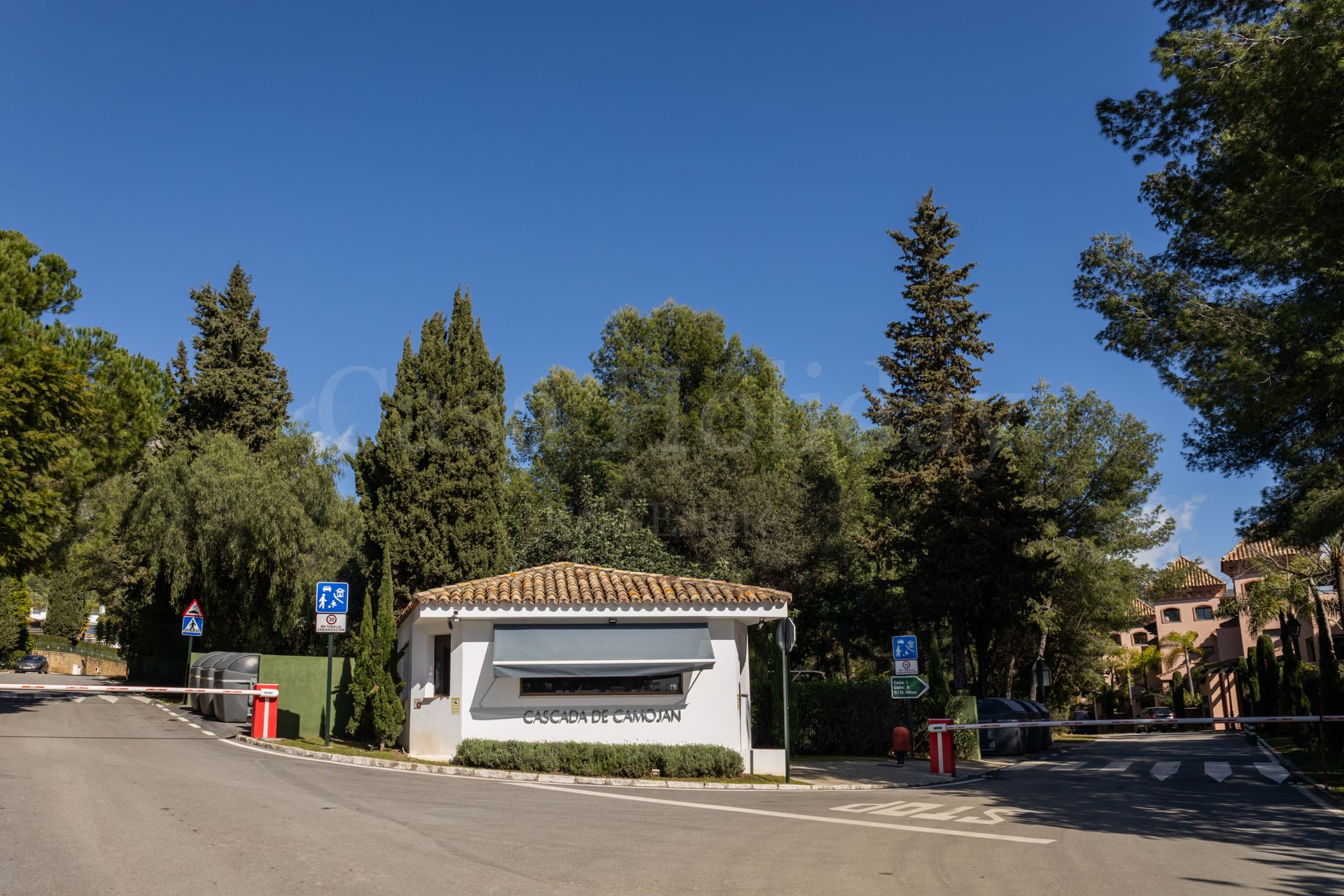 Villa in Cascada de Camojan, Marbella