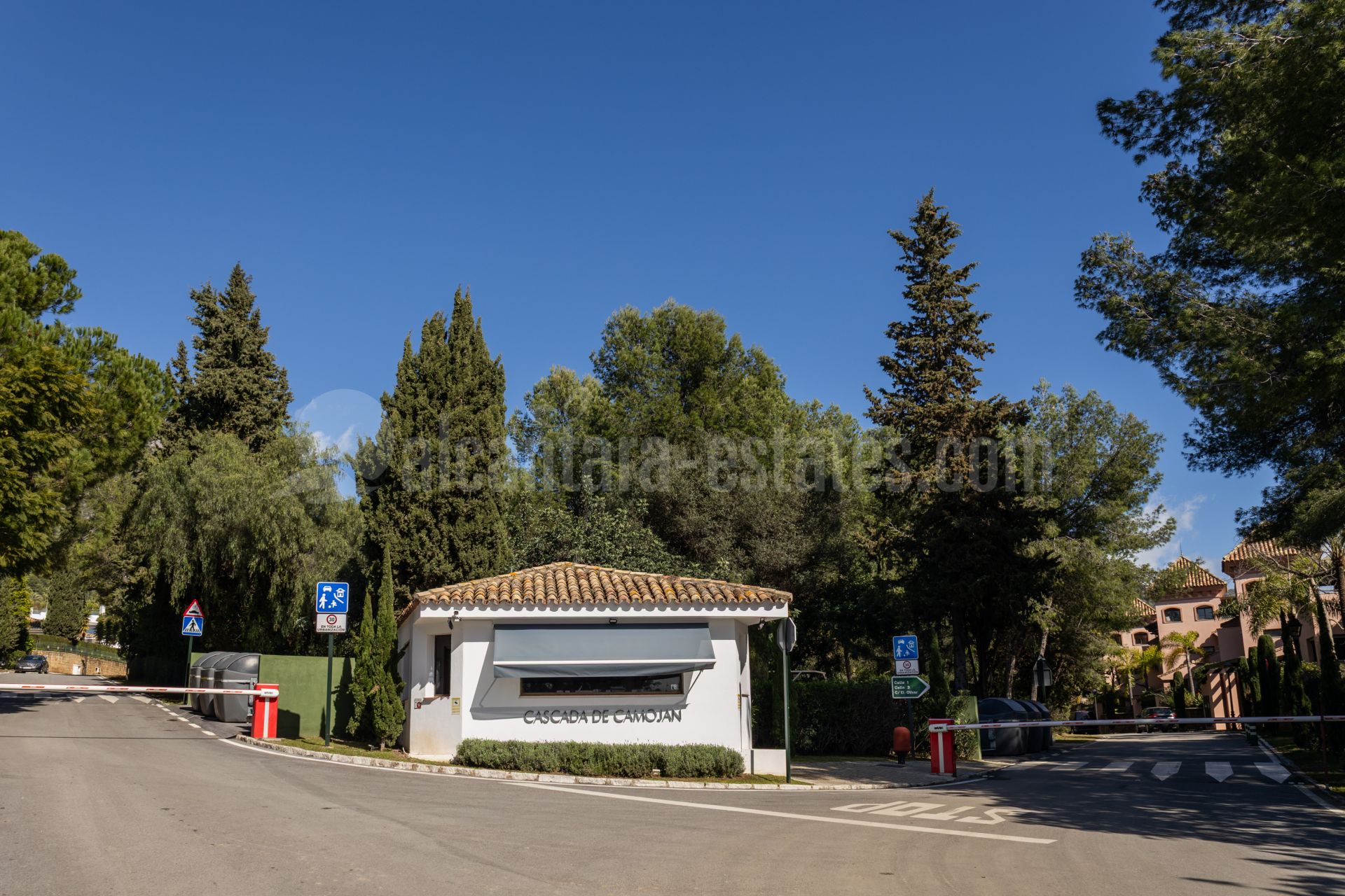 Villa in Cascada de Camojan, Marbella