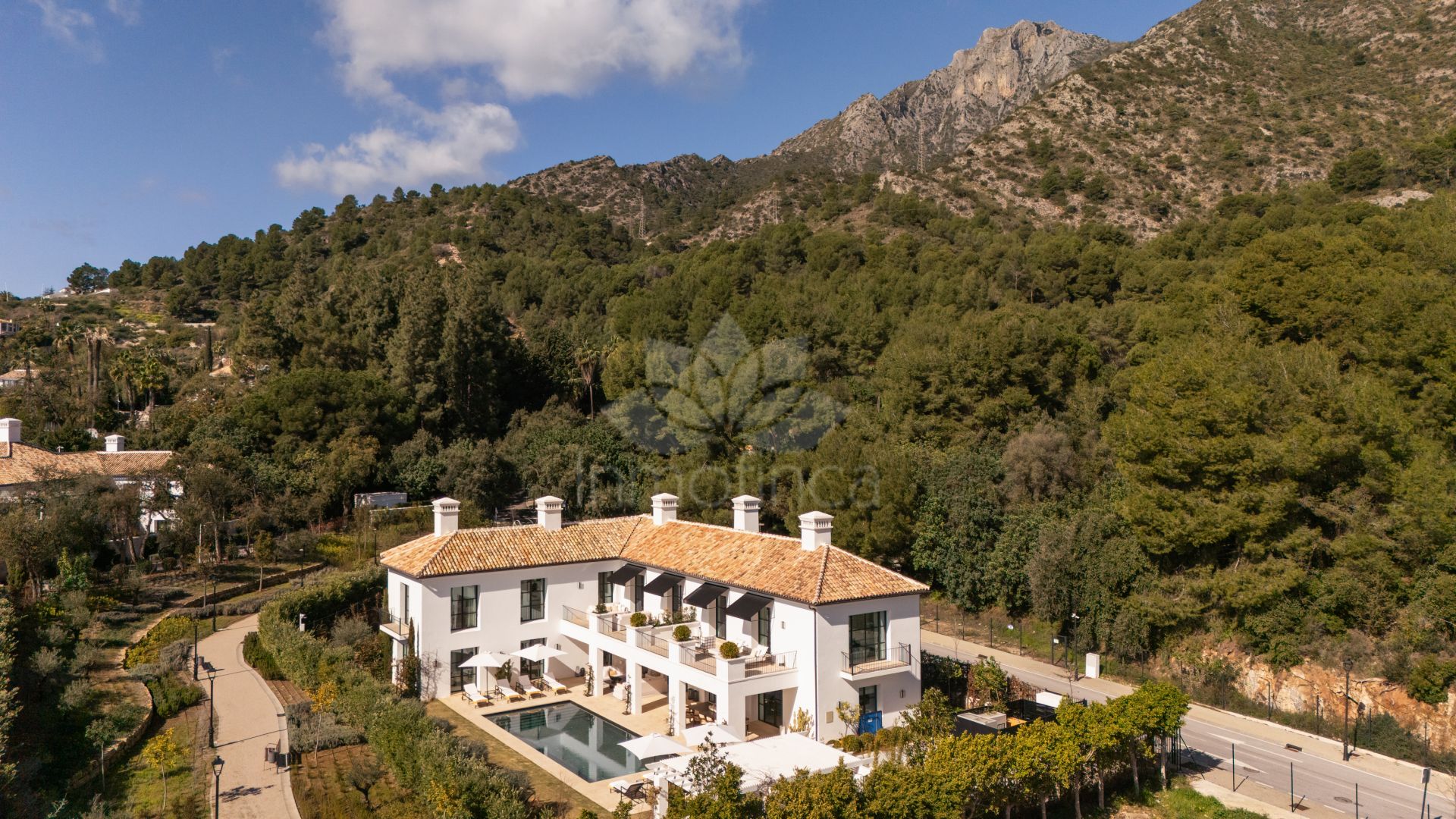 Villa en Cascada de Camojan, Marbella