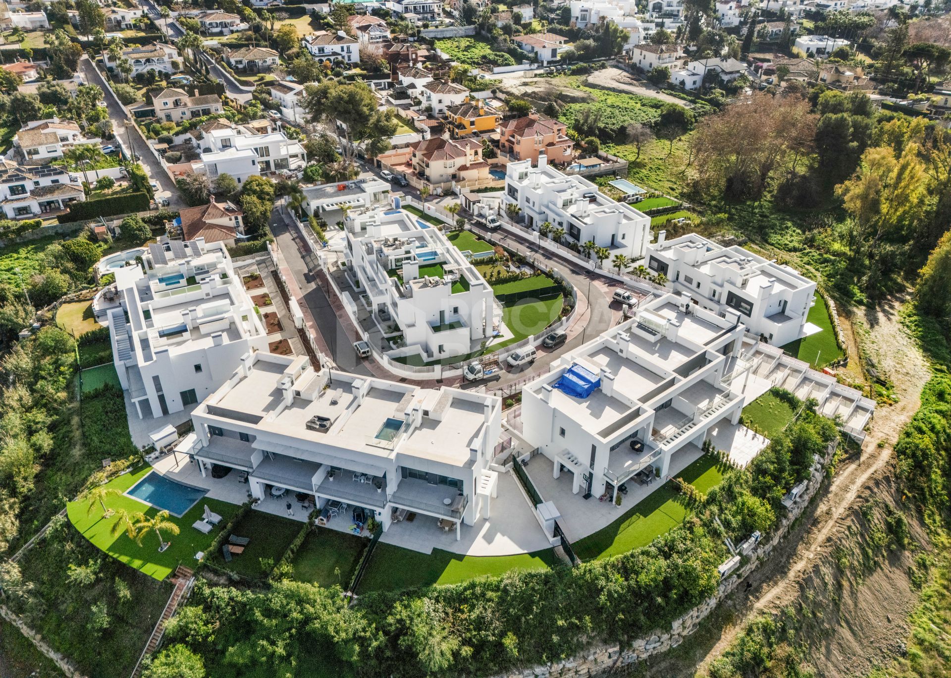 Semi-detached Villa Treetops in Guadalmina, a luxurious contemporary villa with mountain views