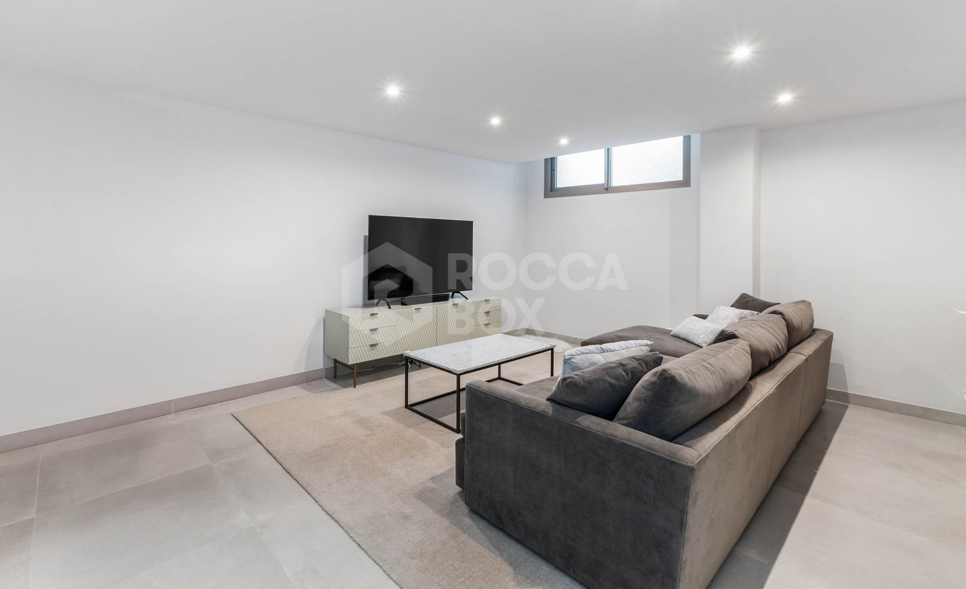 Semi-detached Villa Treetops in Guadalmina, a luxurious contemporary villa with mountain views