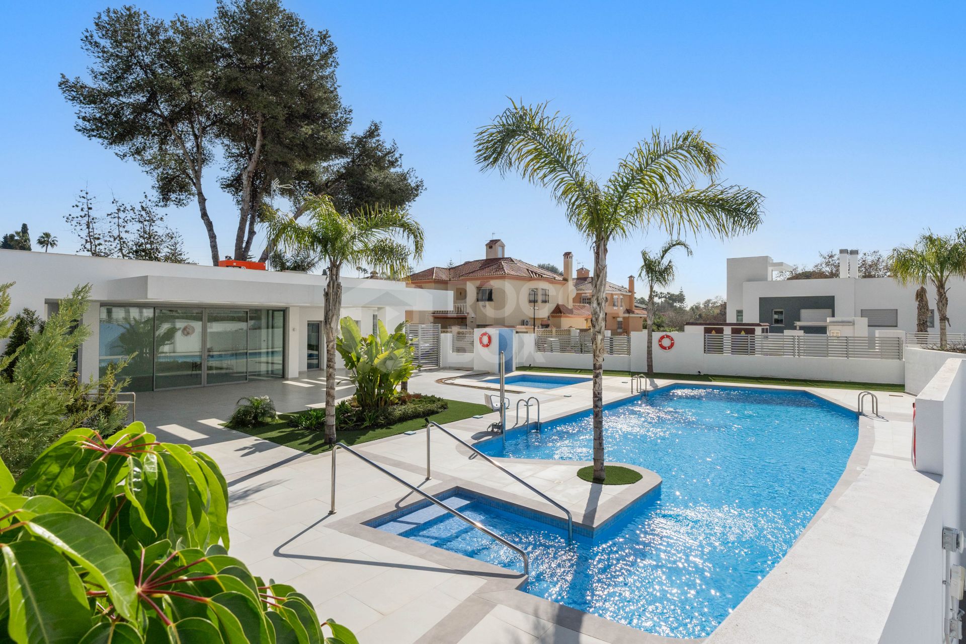 Semi-detached Villa Treetops in Guadalmina, a luxurious contemporary villa with mountain views