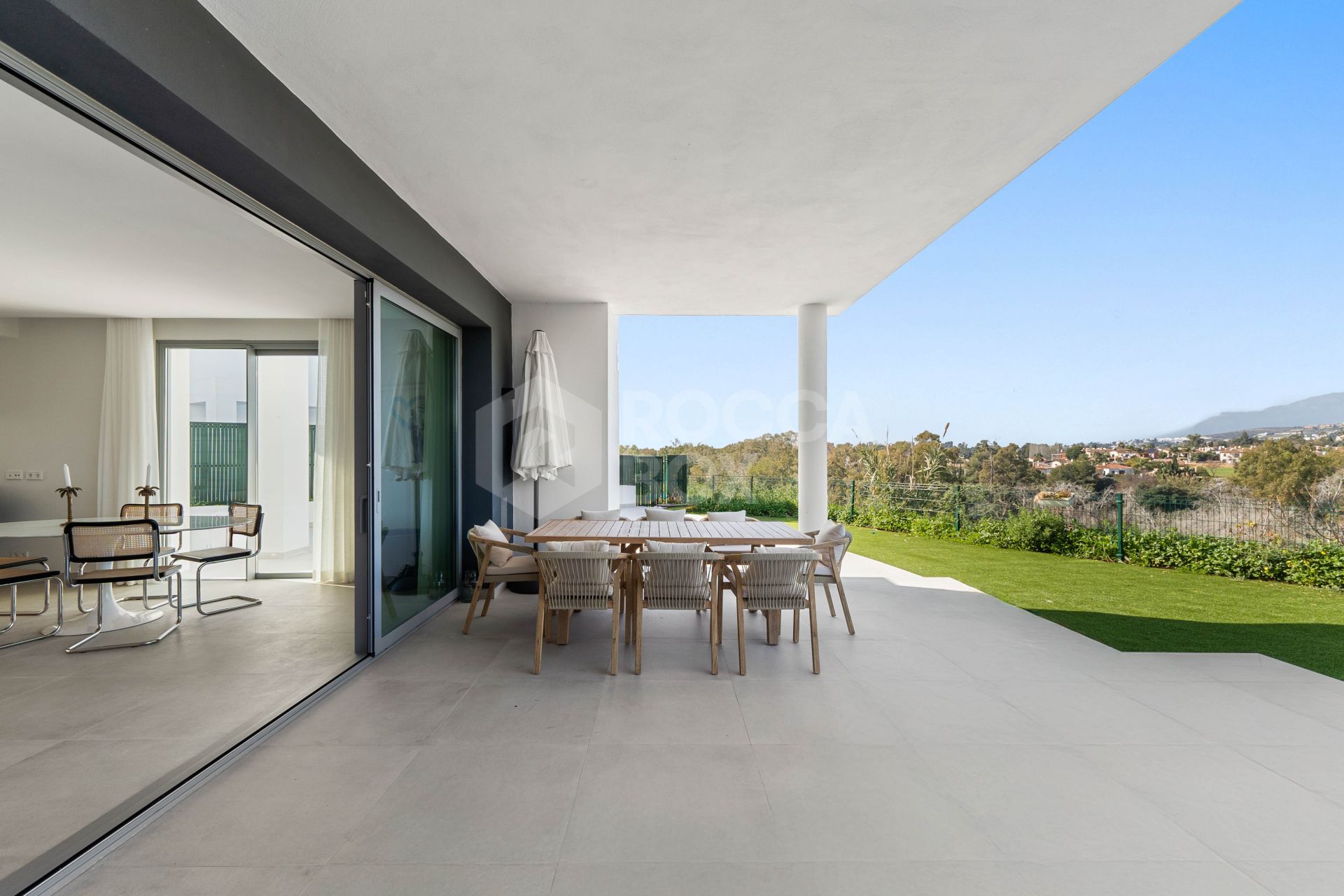 Semi-detached Villa Treetops in Guadalmina, a luxurious contemporary villa with mountain views