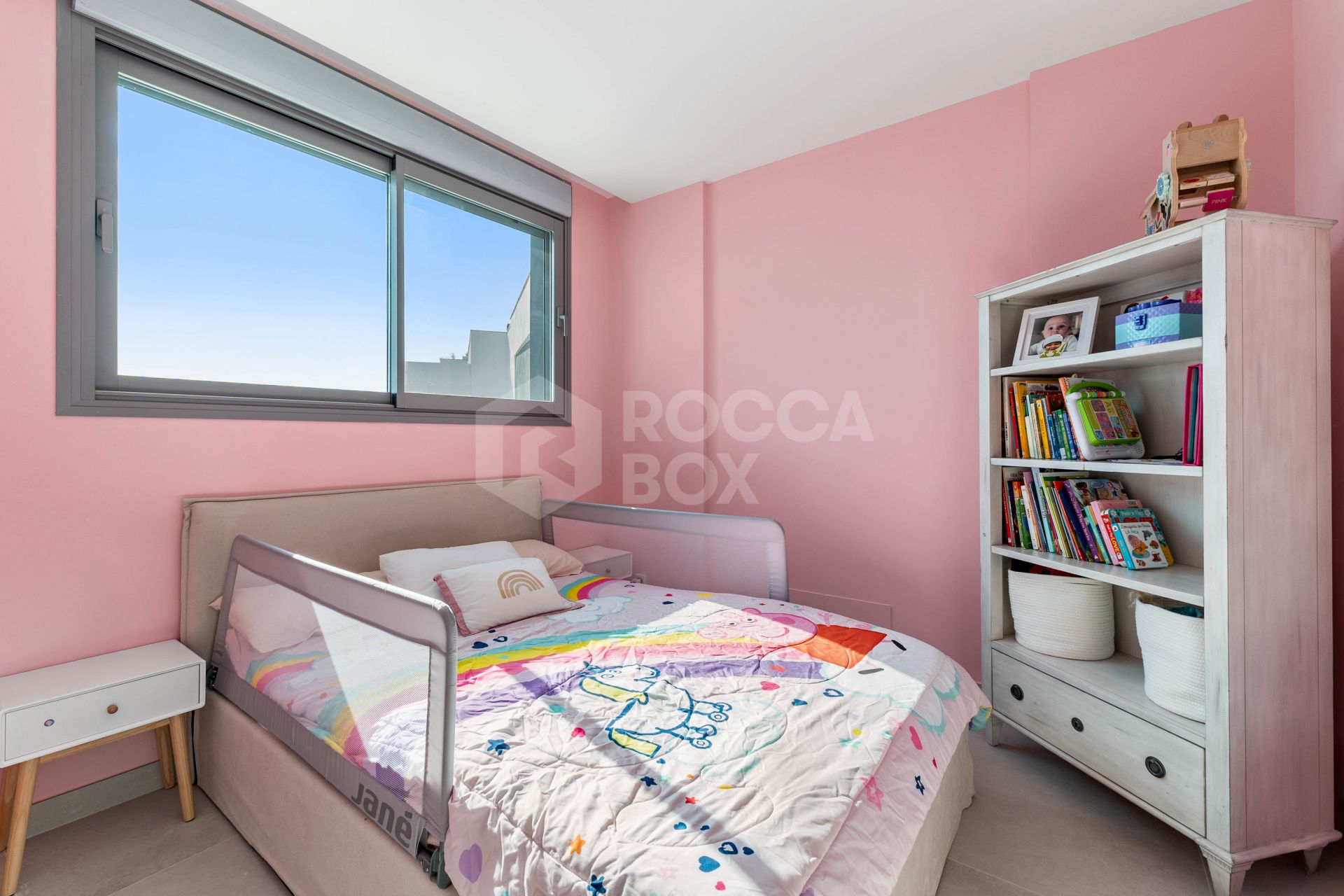 Semi-detached Villa Treetops in Guadalmina, a luxurious contemporary villa with mountain views