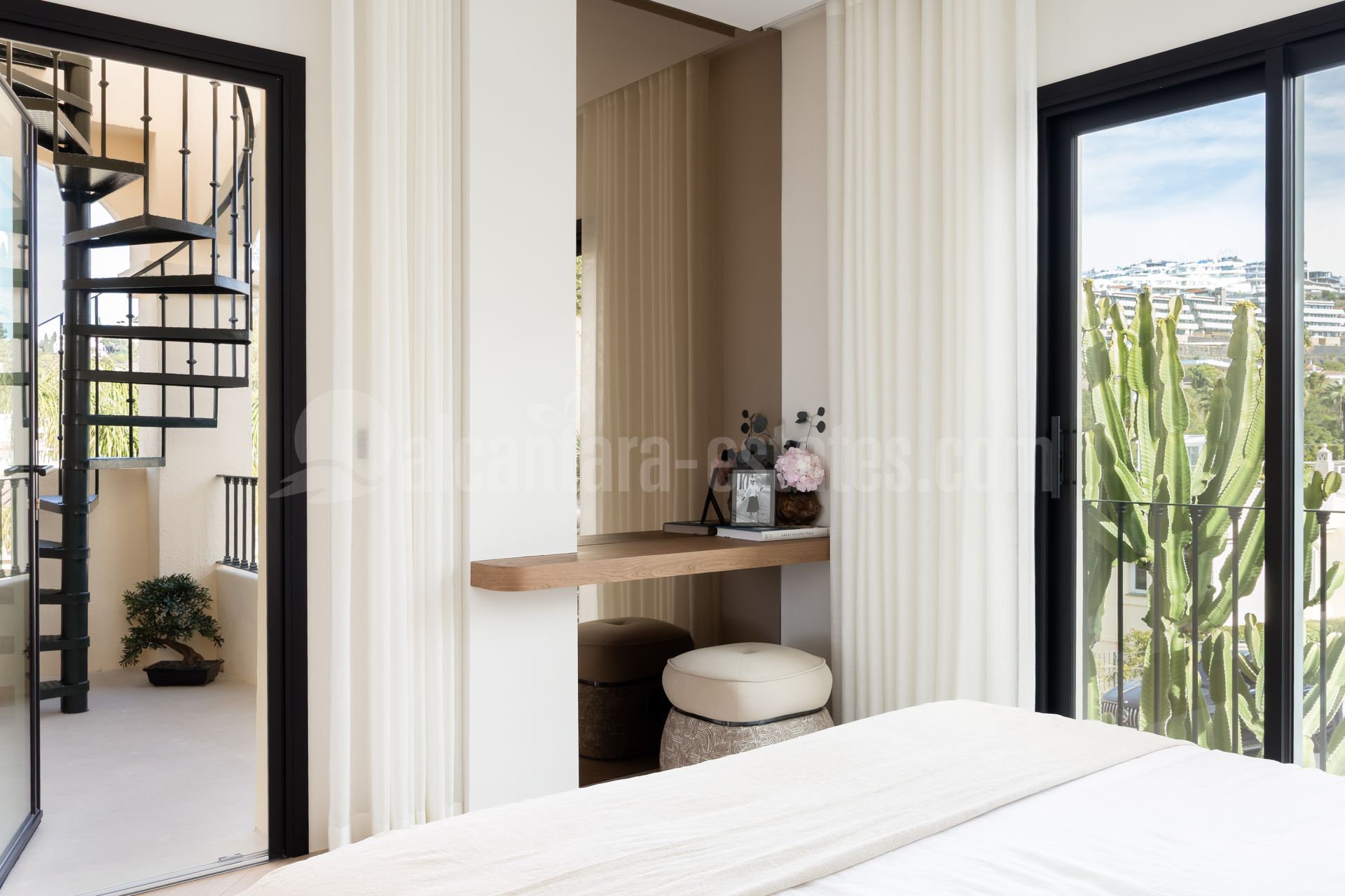 Town House in El Herrojo, Benahavis