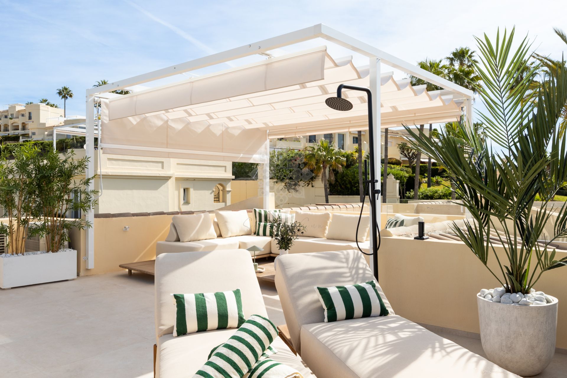 Dom szeregowy w El Herrojo, Benahavis