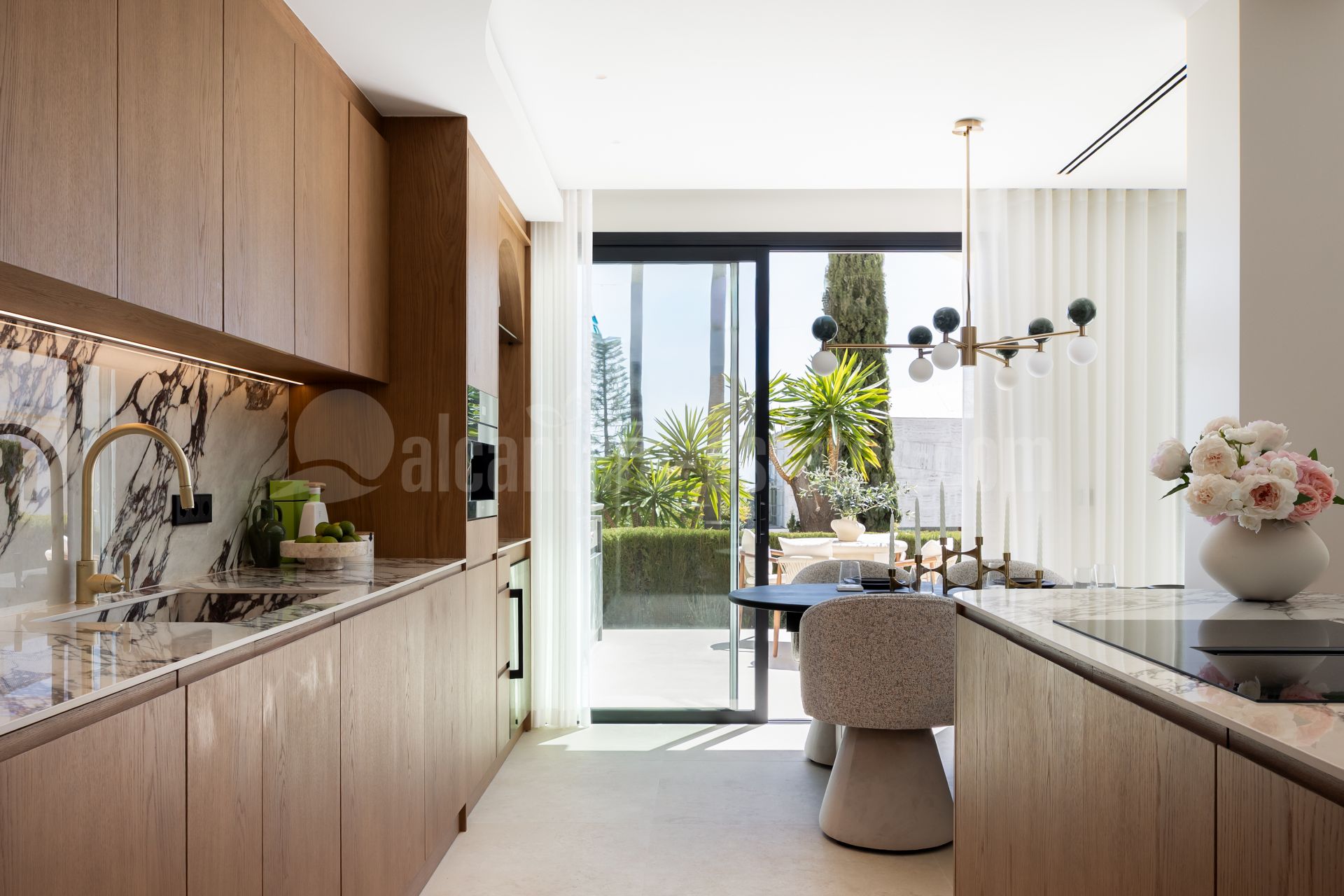 Town House in El Herrojo, Benahavis