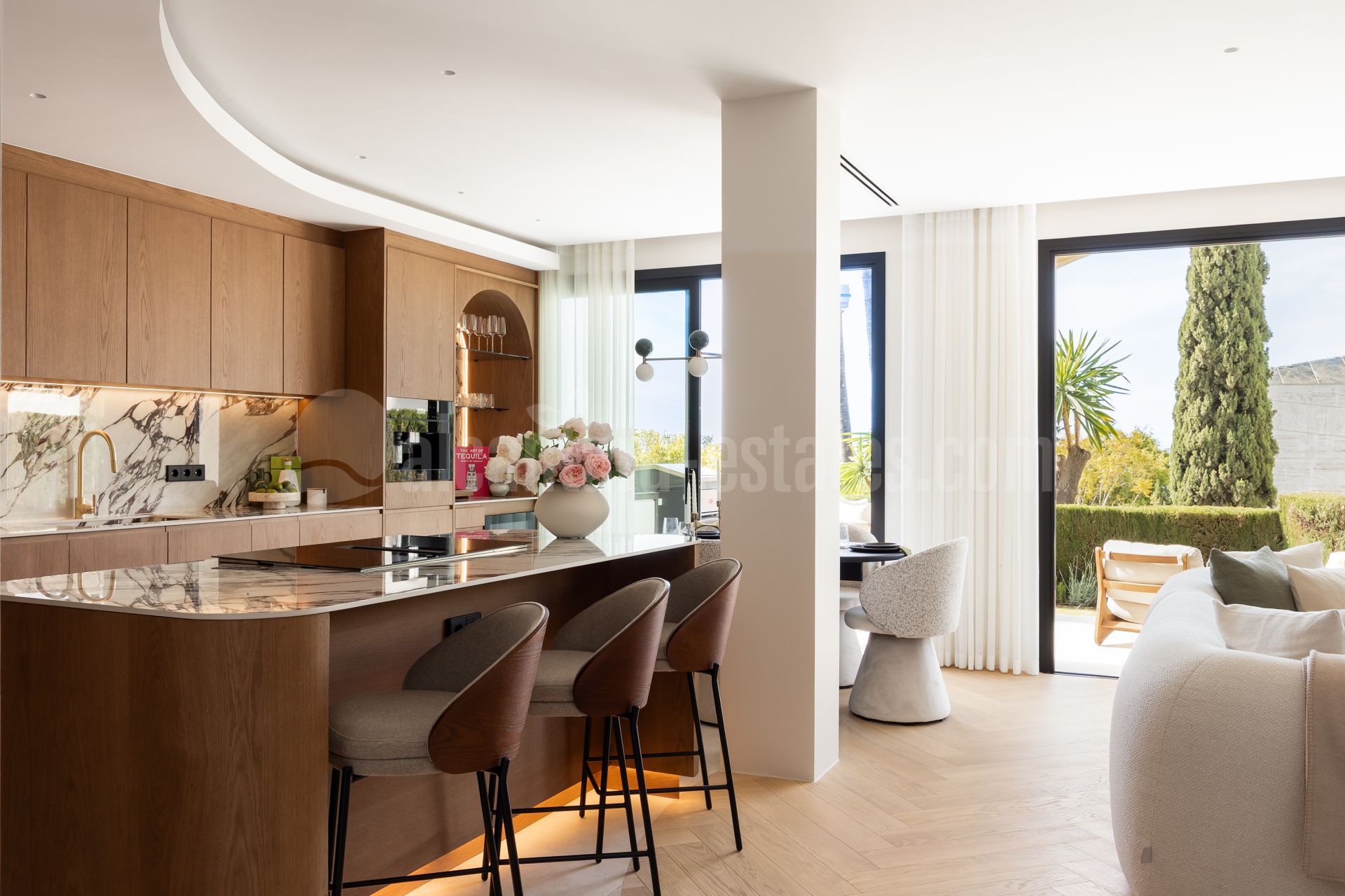 Town House in El Herrojo, Benahavis