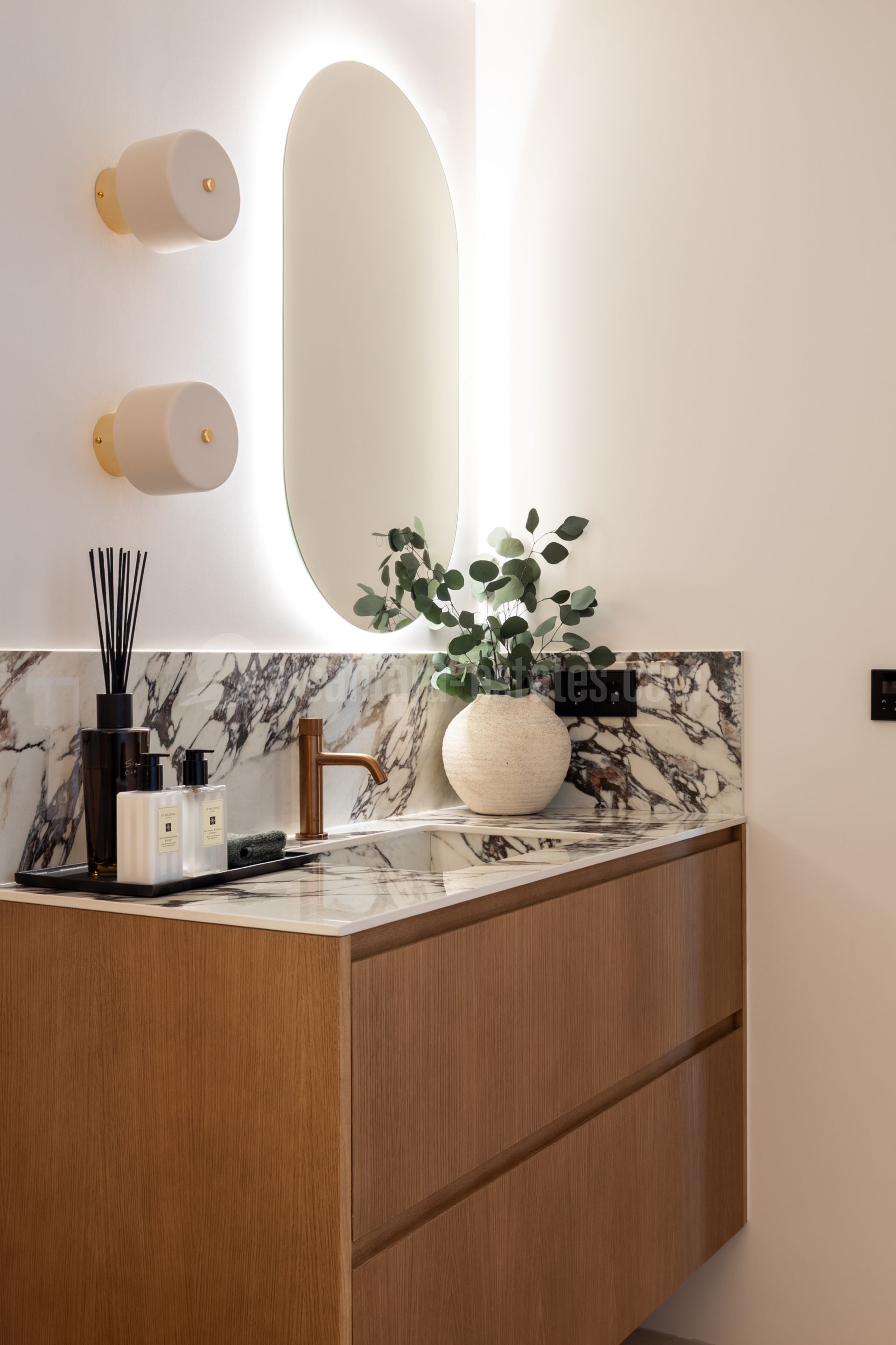 Town House in El Herrojo, Benahavis