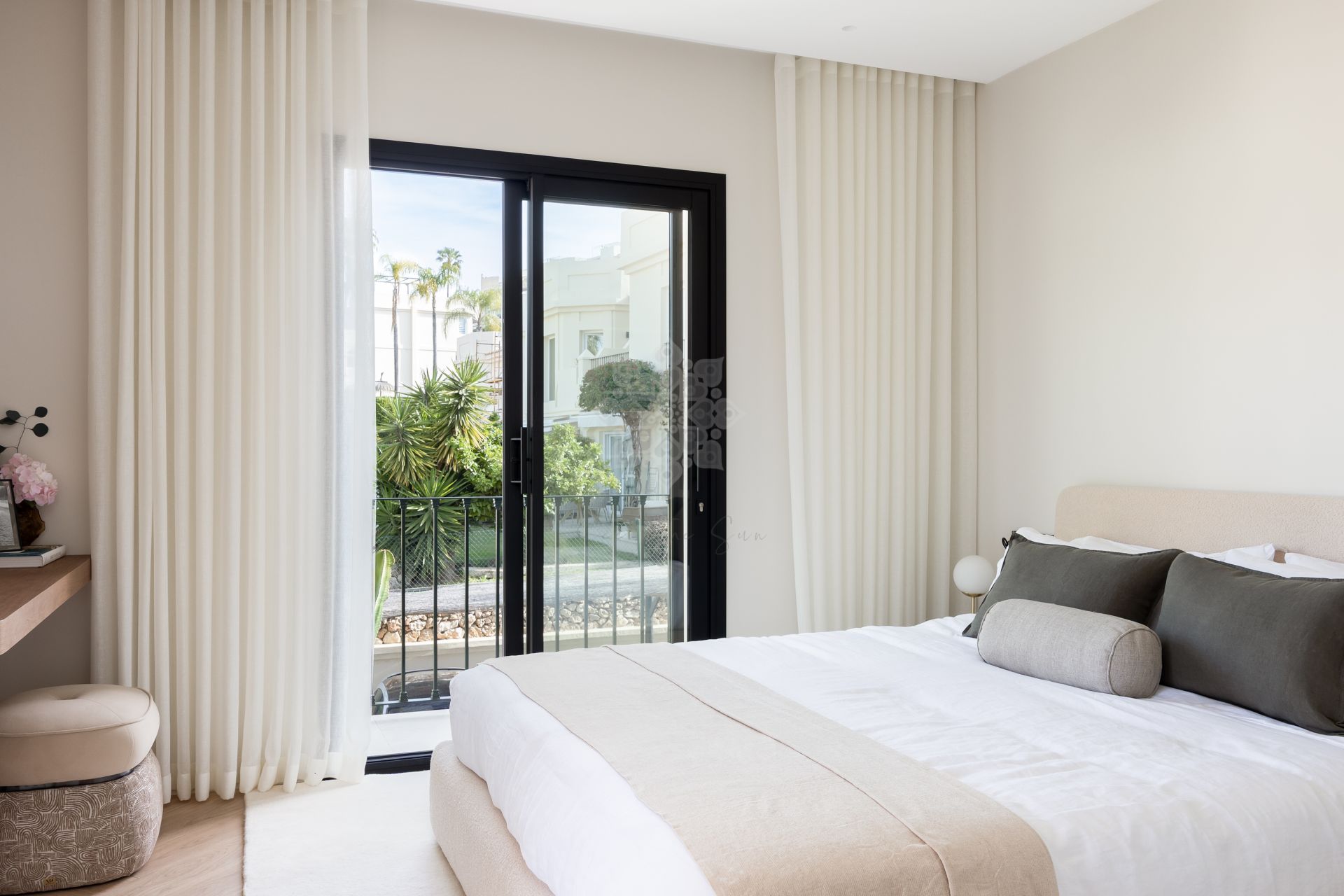 Dom szeregowy w El Herrojo, Benahavis