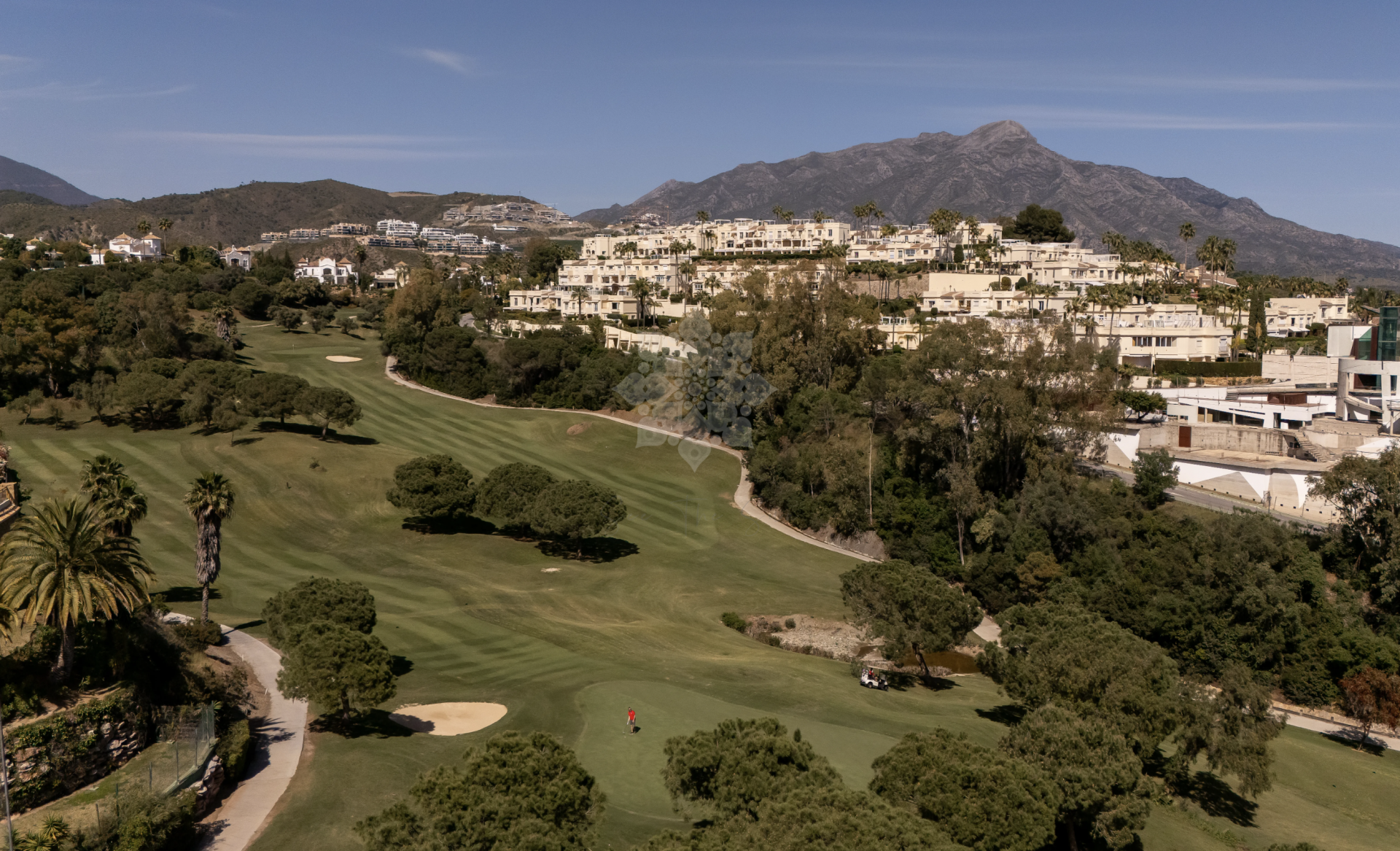 Dom szeregowy w El Herrojo, Benahavis