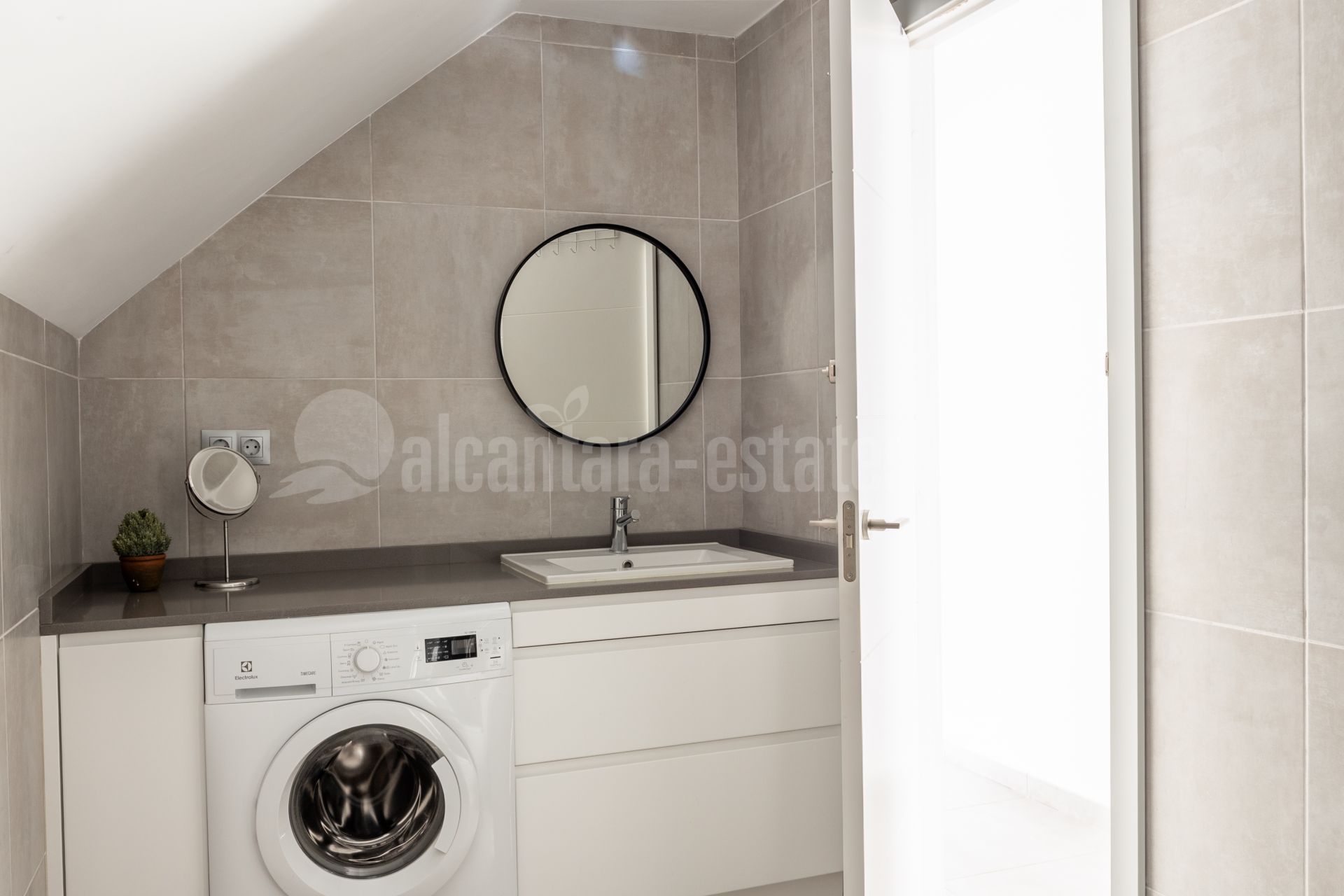 Duplex Penthouse in La Maestranza, Marbella