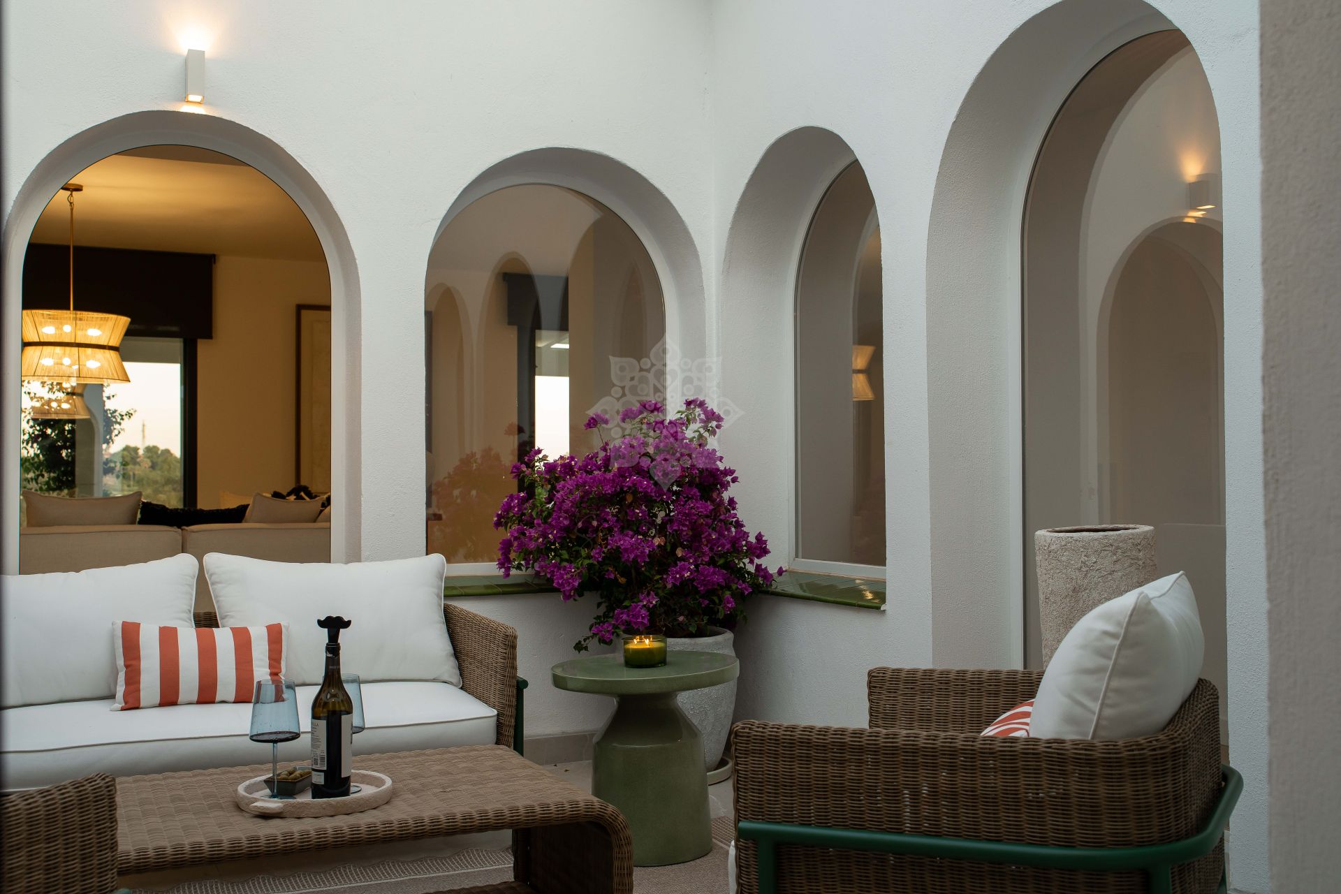 Villa in Altos del Paraiso, Benahavis