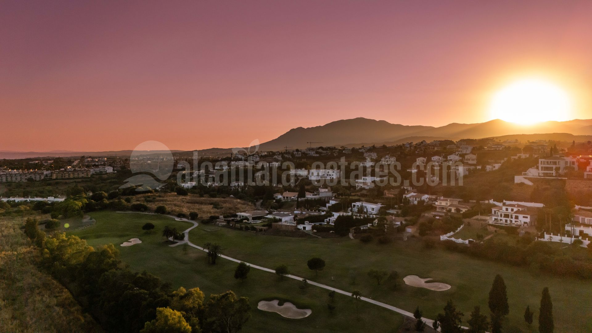 Villa en Altos del Paraiso, Benahavis