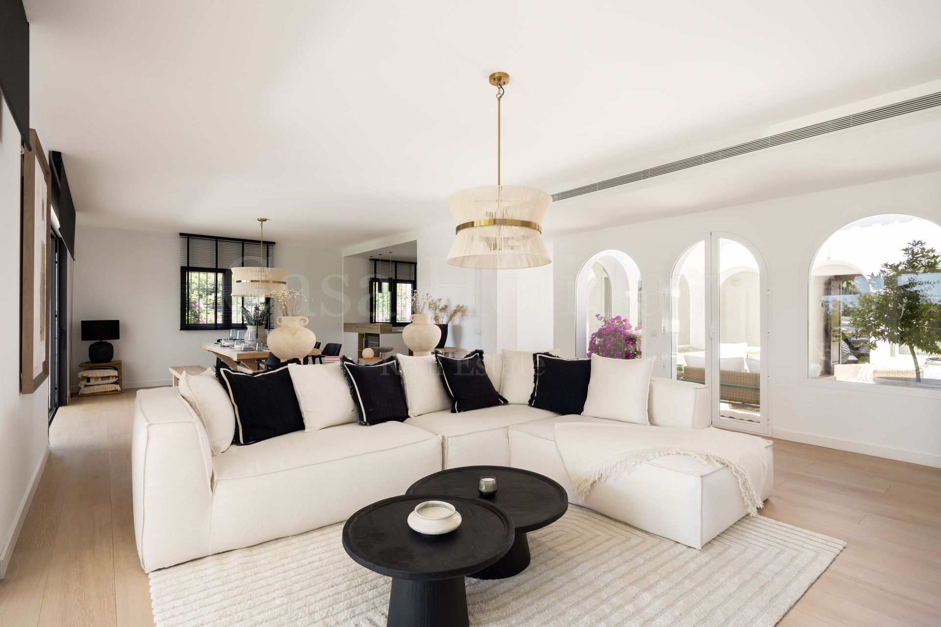Villa in Altos del Paraiso, Benahavis