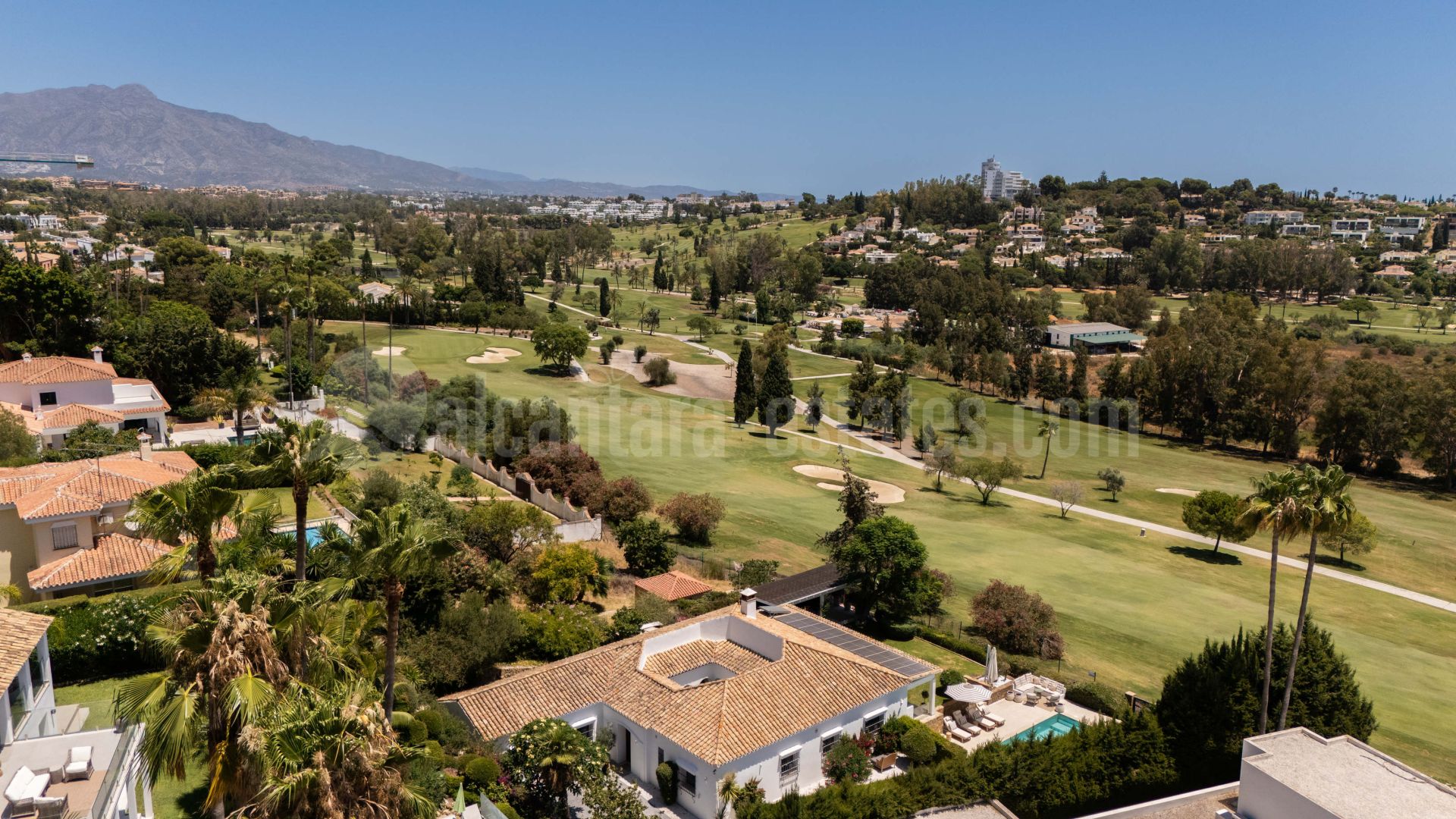 Villa en Altos del Paraiso, Benahavis