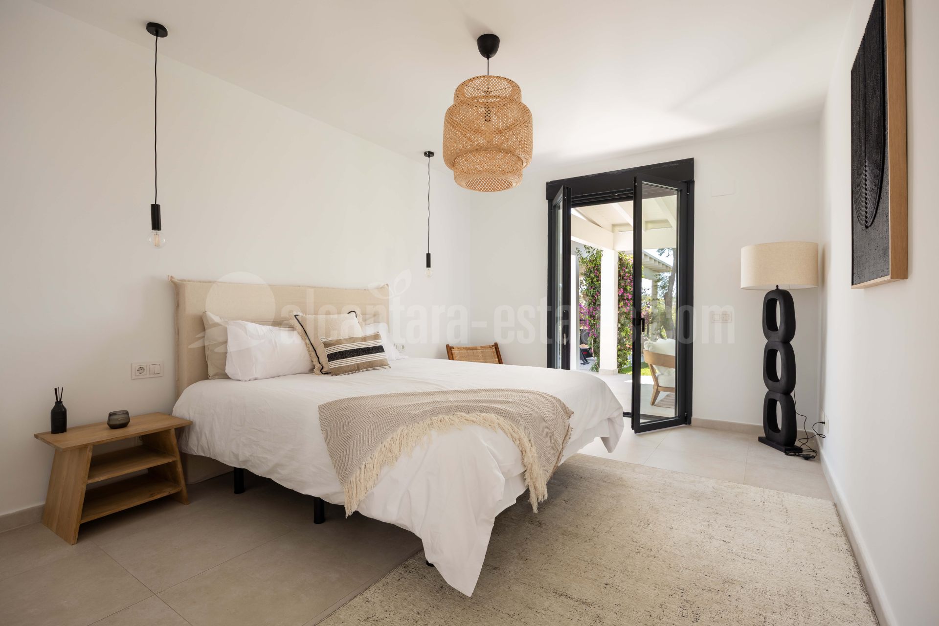 Villa en Altos del Paraiso, Benahavis