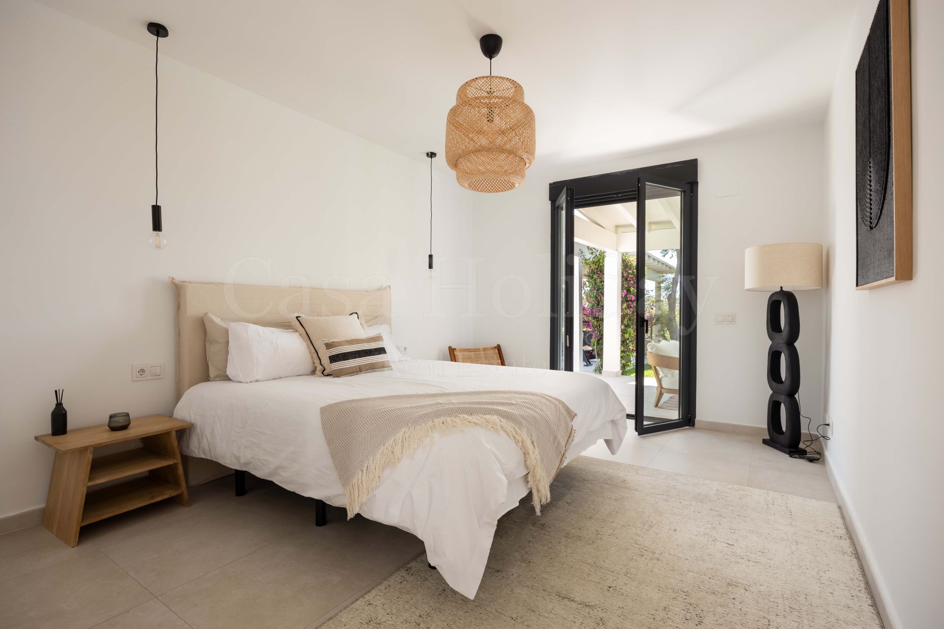 Villa in Altos del Paraiso, Benahavis