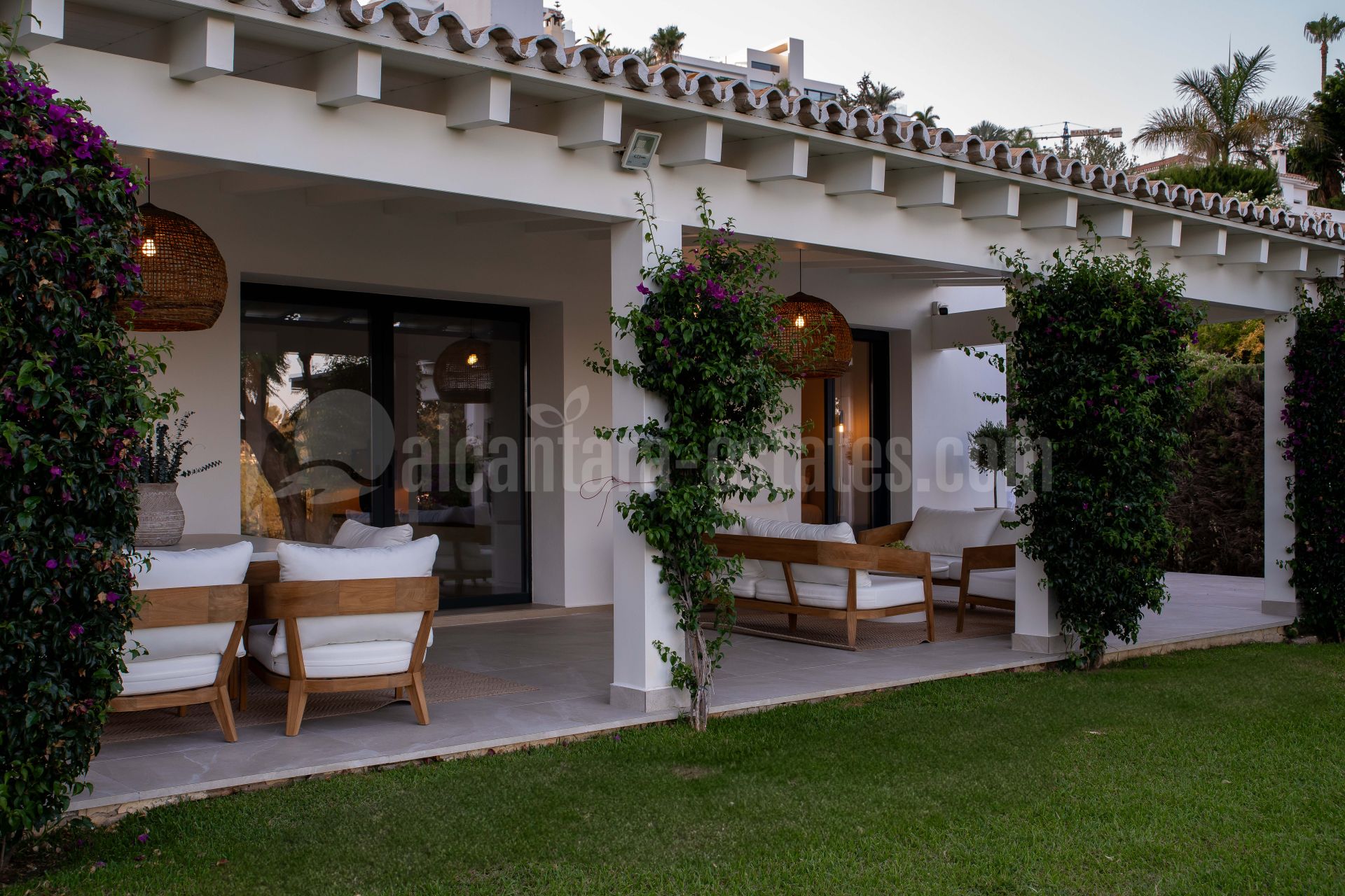Villa en Altos del Paraiso, Benahavis