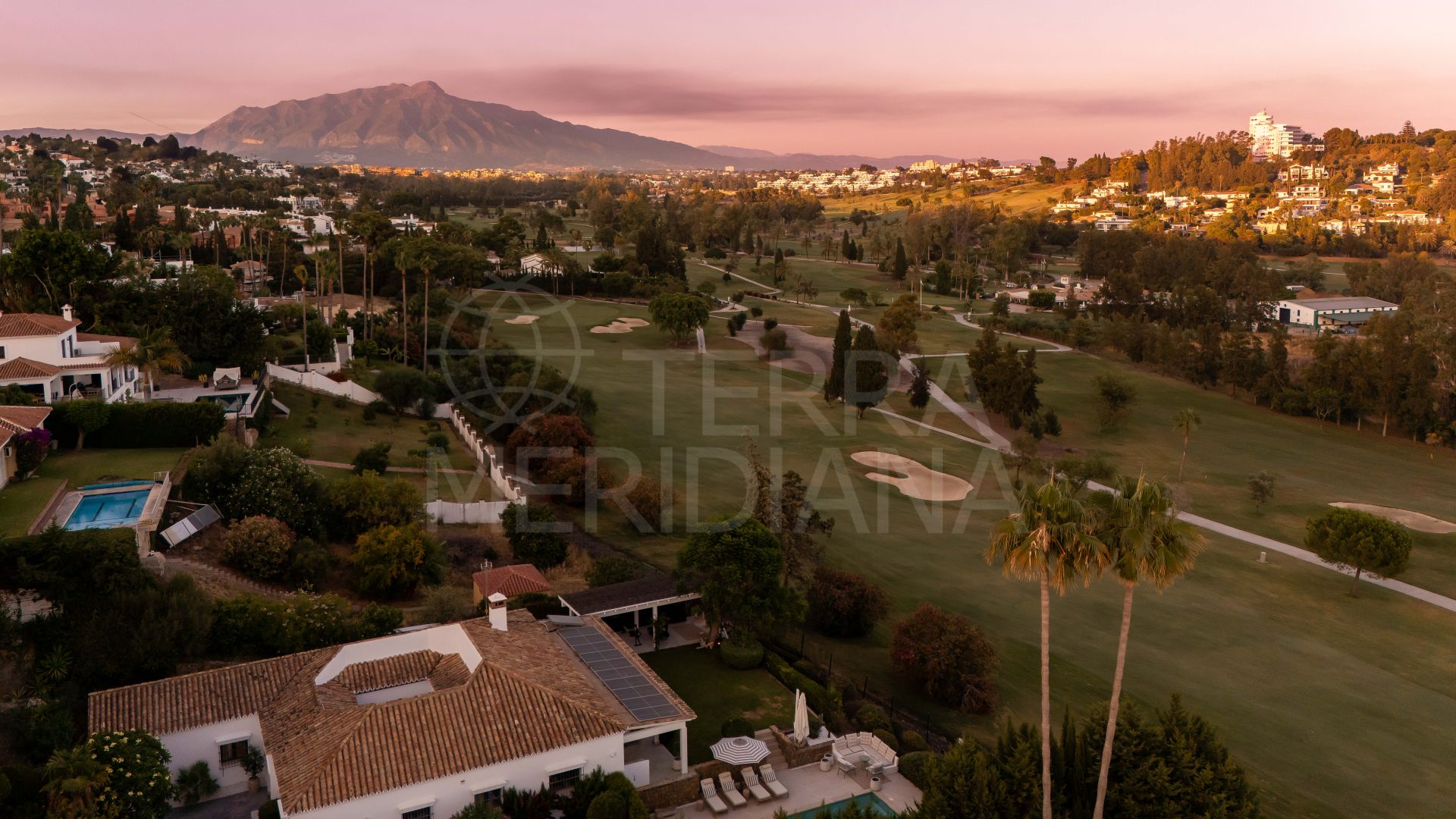 Villa in Los Altos del Paraiso, Estepona