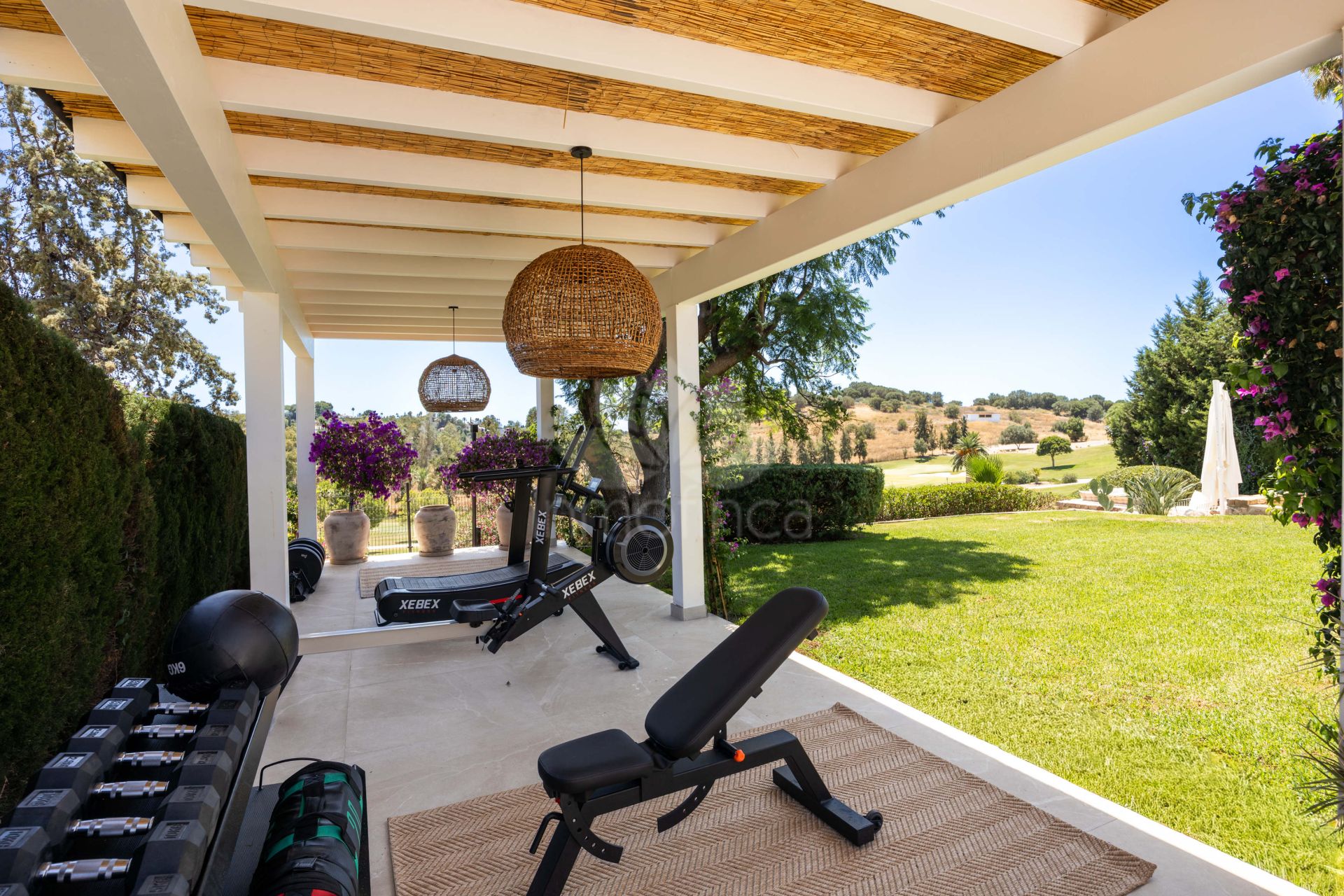 Villa in Altos del Paraiso, Benahavis