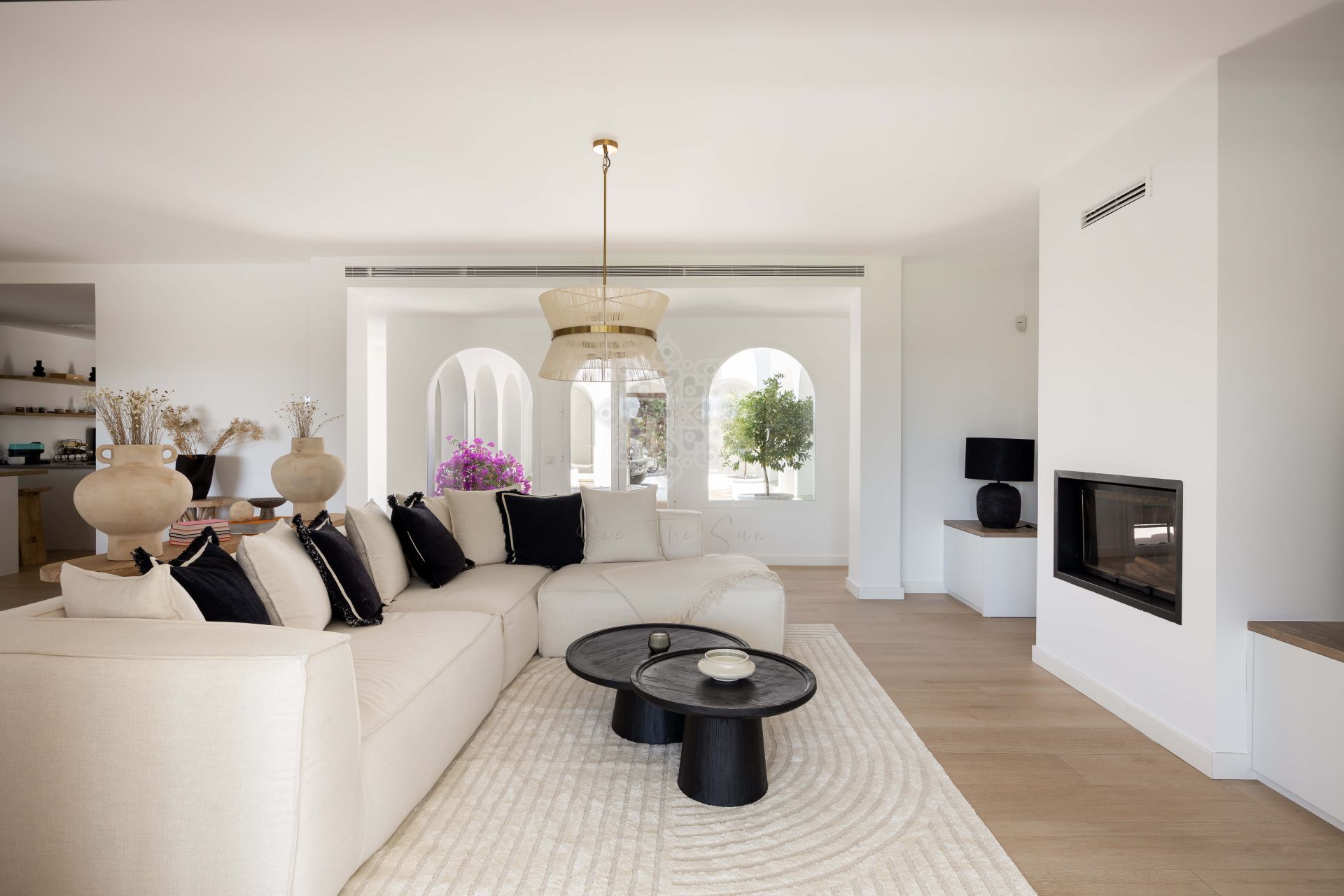 Villa in Altos del Paraiso, Benahavis