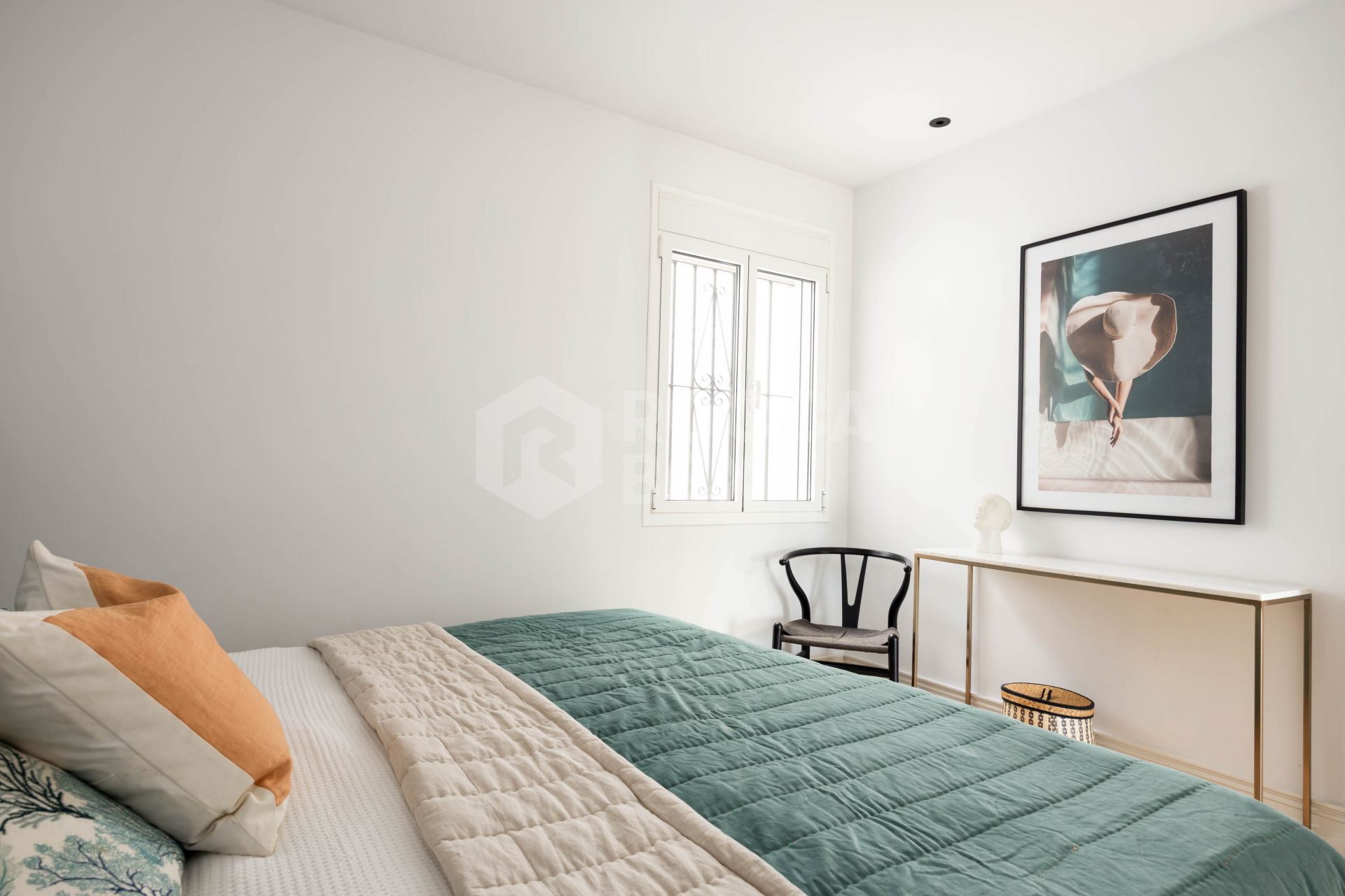 Beautifully Renovated Apartment with Stunning Views in Nueva Andalucía