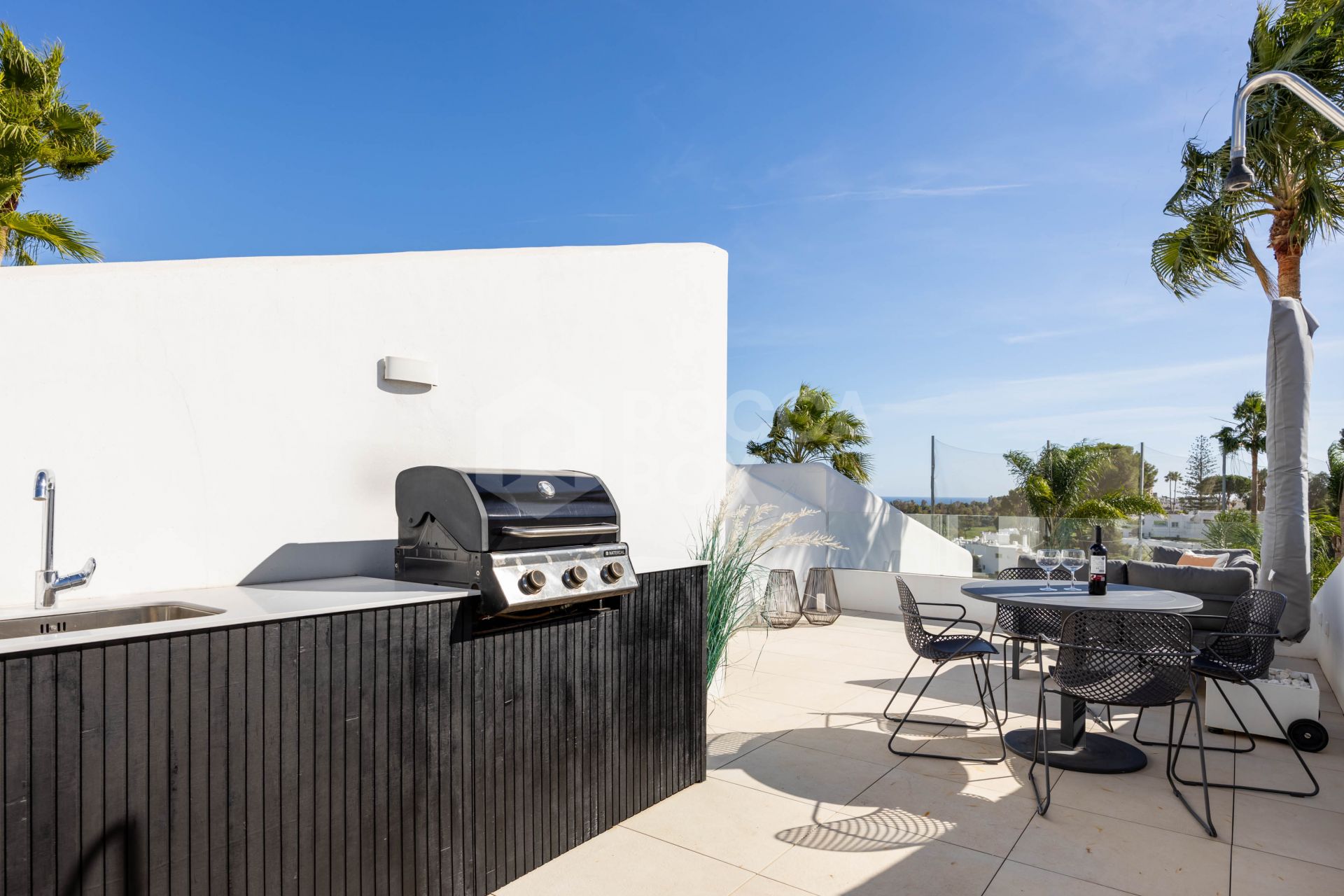 Beautifully Renovated Apartment with Stunning Views in Nueva Andalucía