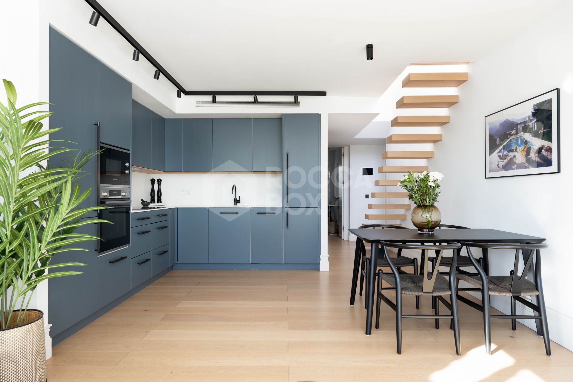 Beautifully Renovated Apartment with Stunning Views in Nueva Andalucía