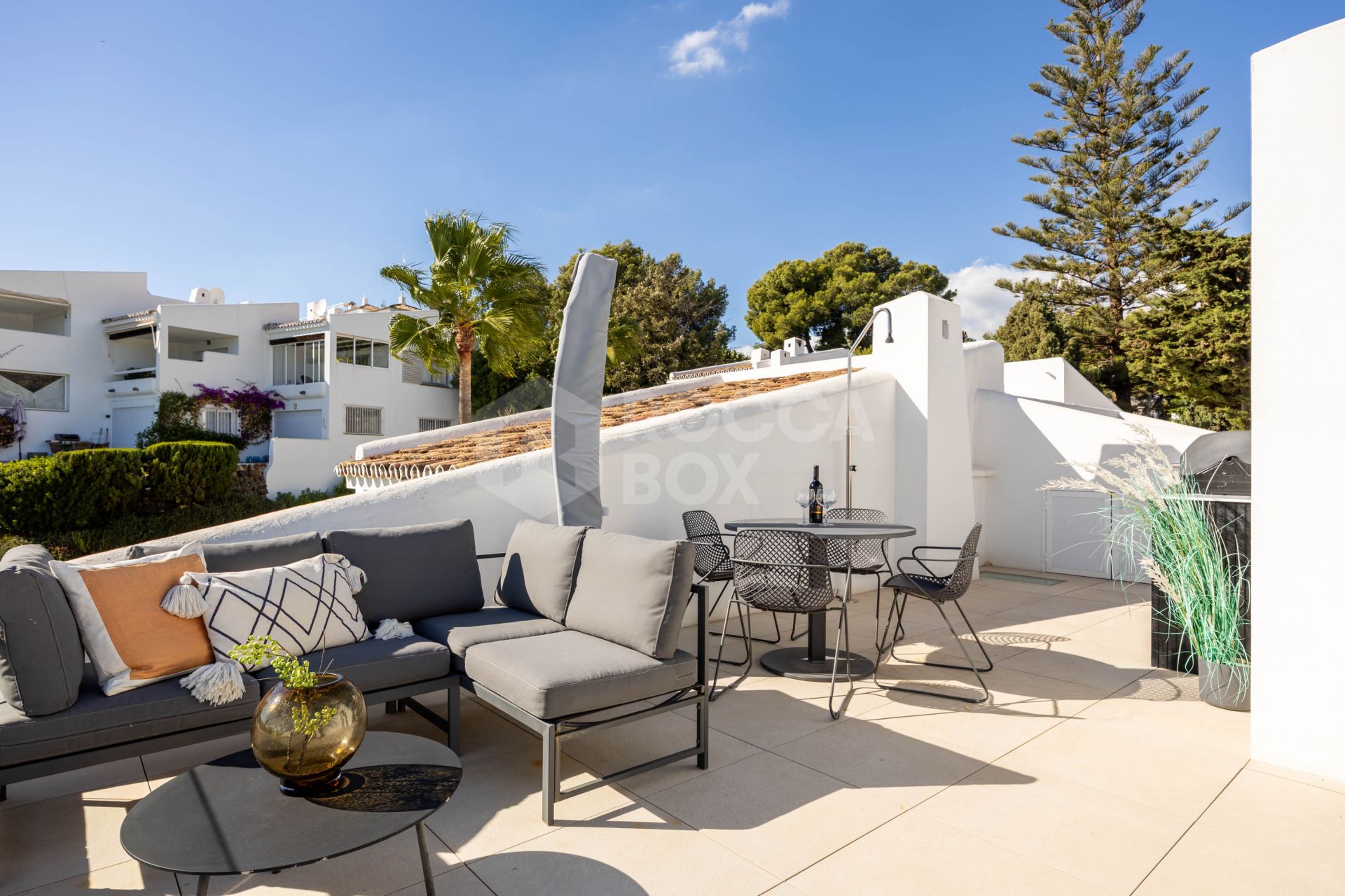 Beautifully Renovated Apartment with Stunning Views in Nueva Andalucía