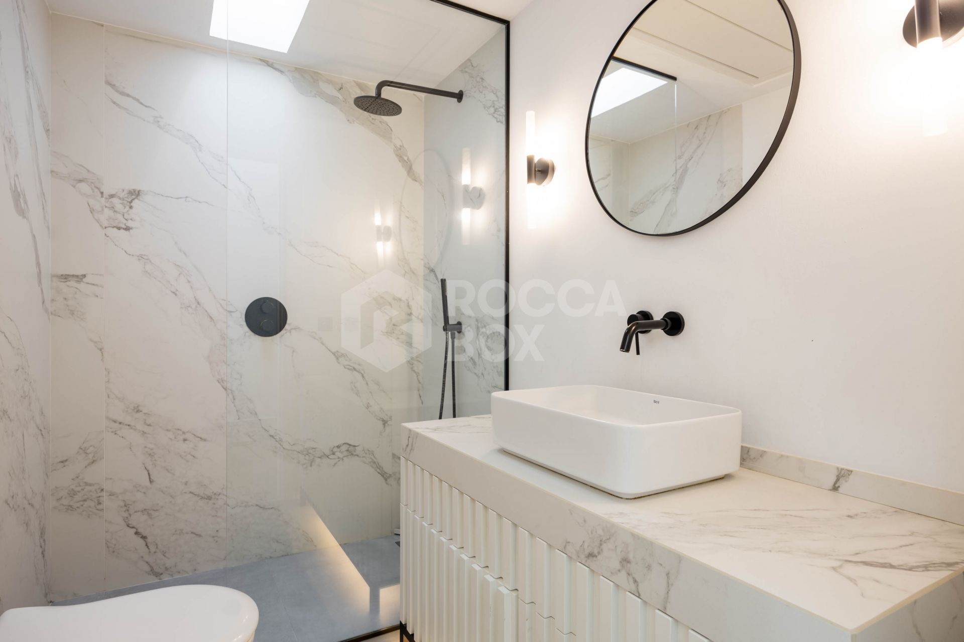 Beautifully Renovated Apartment with Stunning Views in Nueva Andalucía