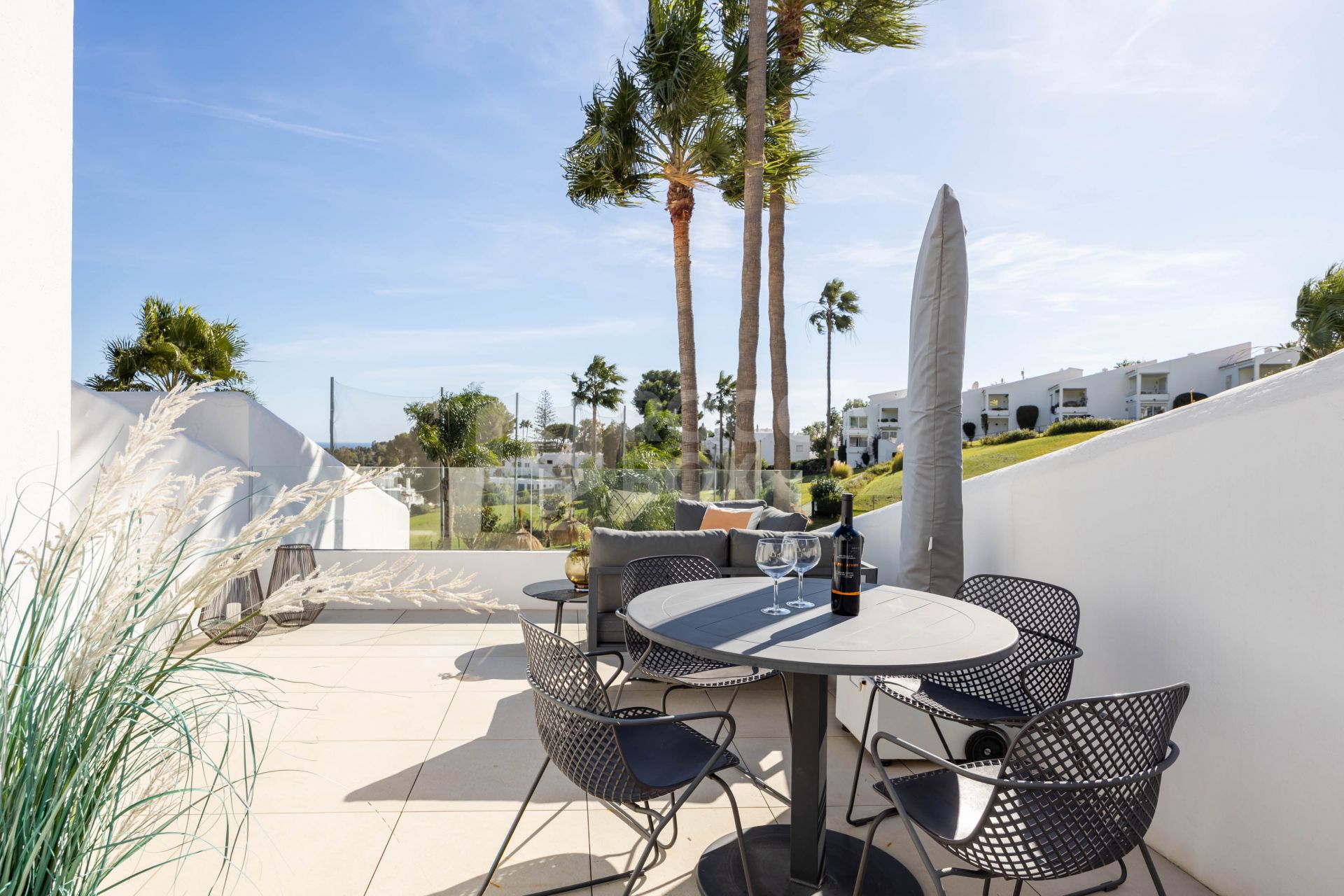 Beautifully Renovated Apartment with Stunning Views in Nueva Andalucía