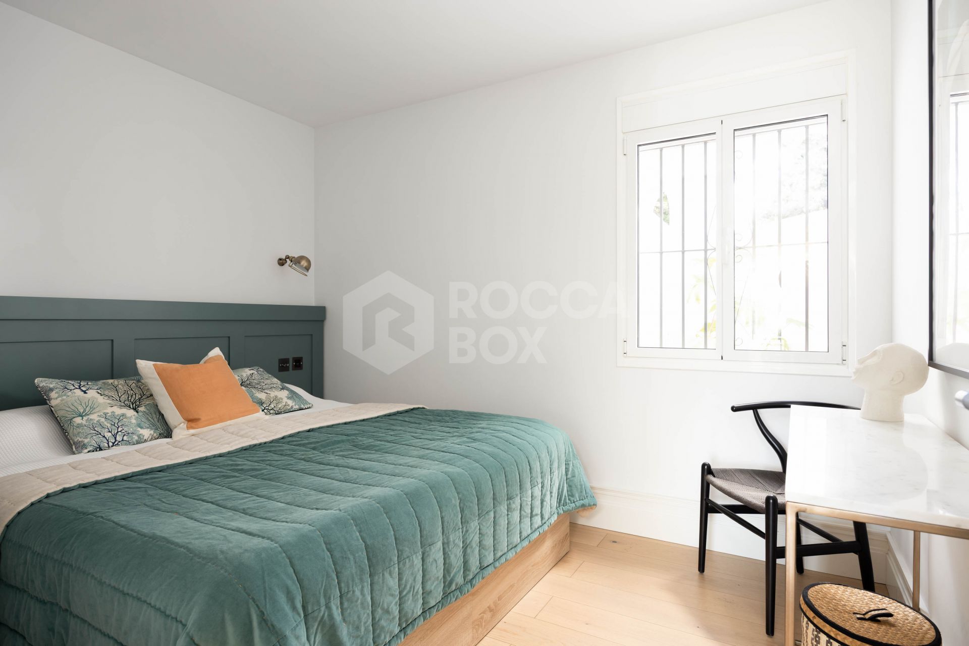 Beautifully Renovated Apartment with Stunning Views in Nueva Andalucía