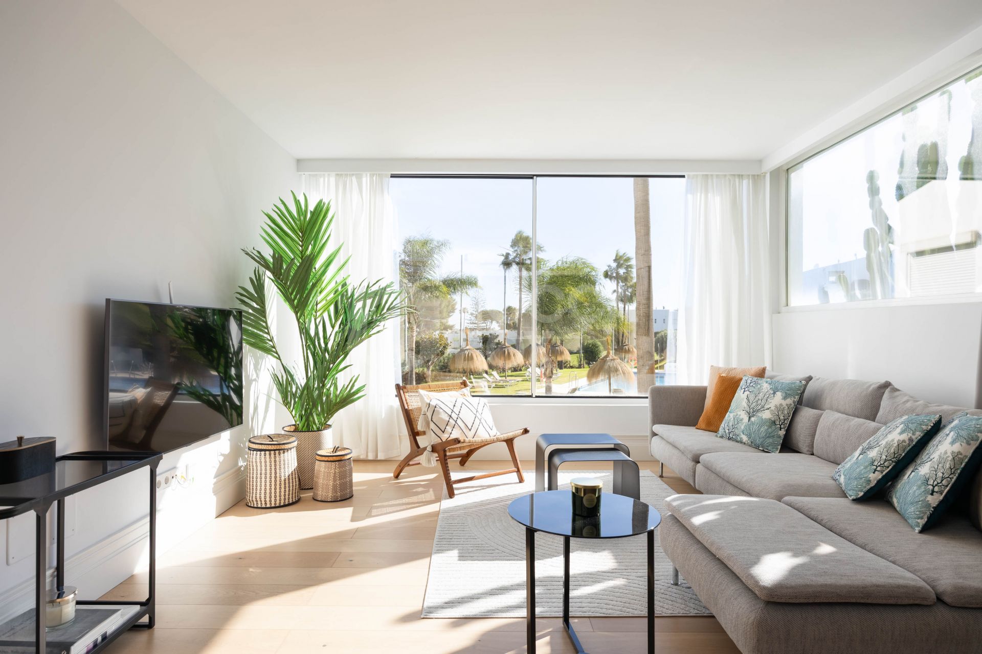 Beautifully Renovated Apartment with Stunning Views in Nueva Andalucía