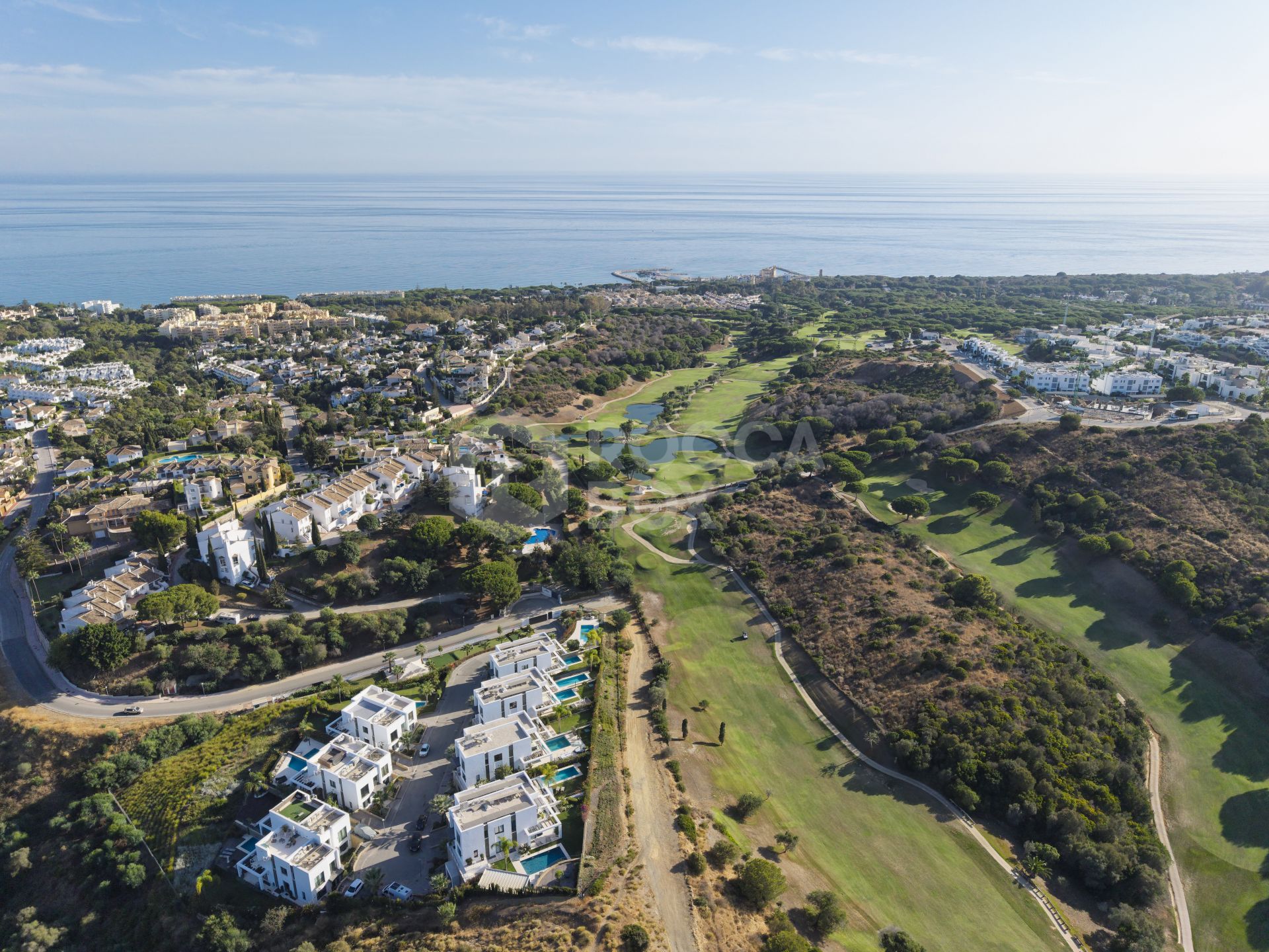 Modern 5-bedroom villa in a secure gated community near Marbella