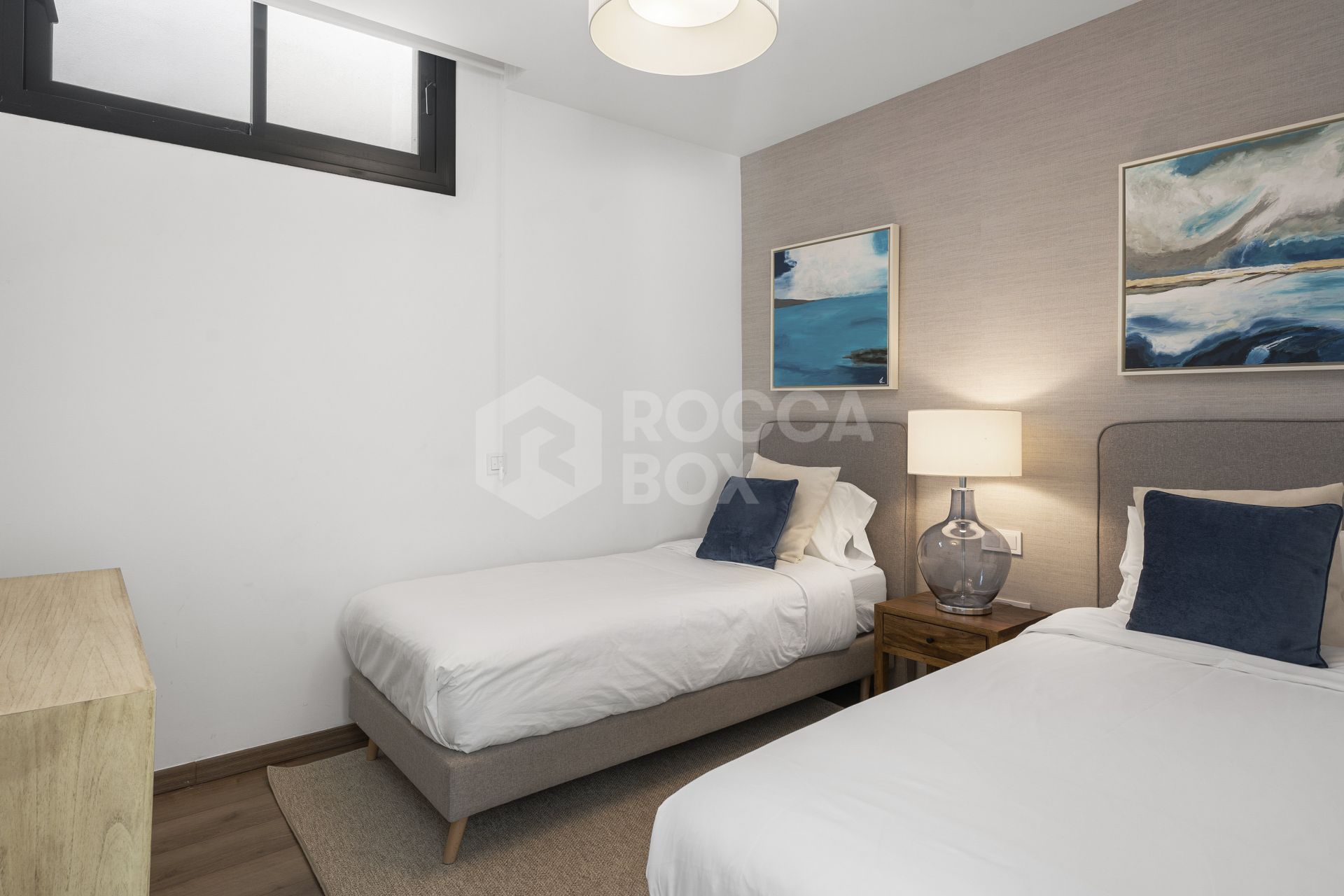 Modern 5-bedroom villa in a secure gated community near Marbella