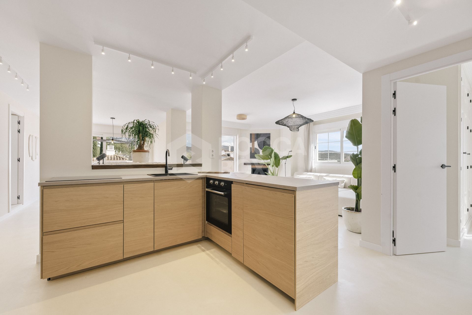 Fully Renovated Duplex Penthouse in Rio Real, Marbella East