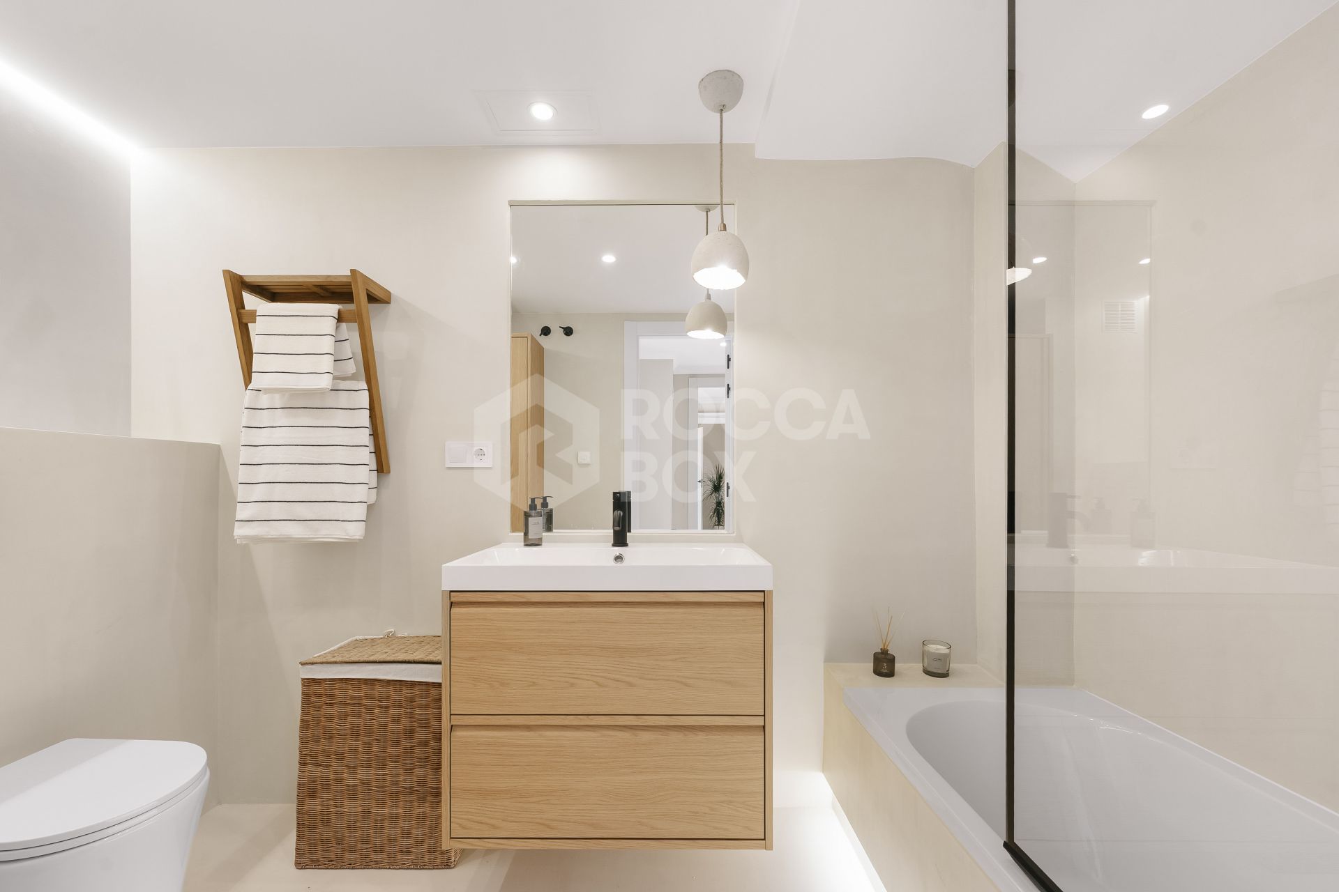 Fully Renovated Duplex Penthouse in Rio Real, Marbella East