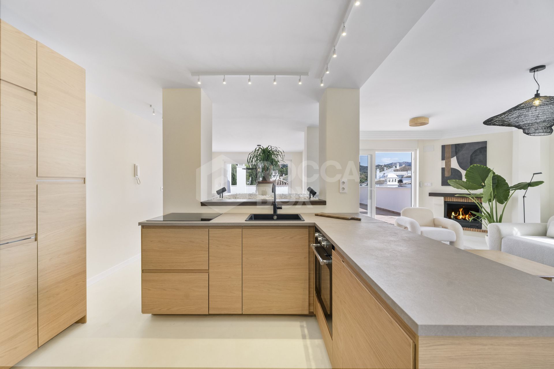 Fully Renovated Duplex Penthouse in Rio Real, Marbella East