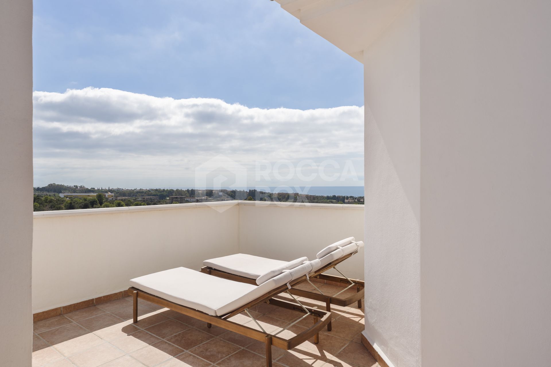 Fully Renovated Duplex Penthouse in Rio Real, Marbella East