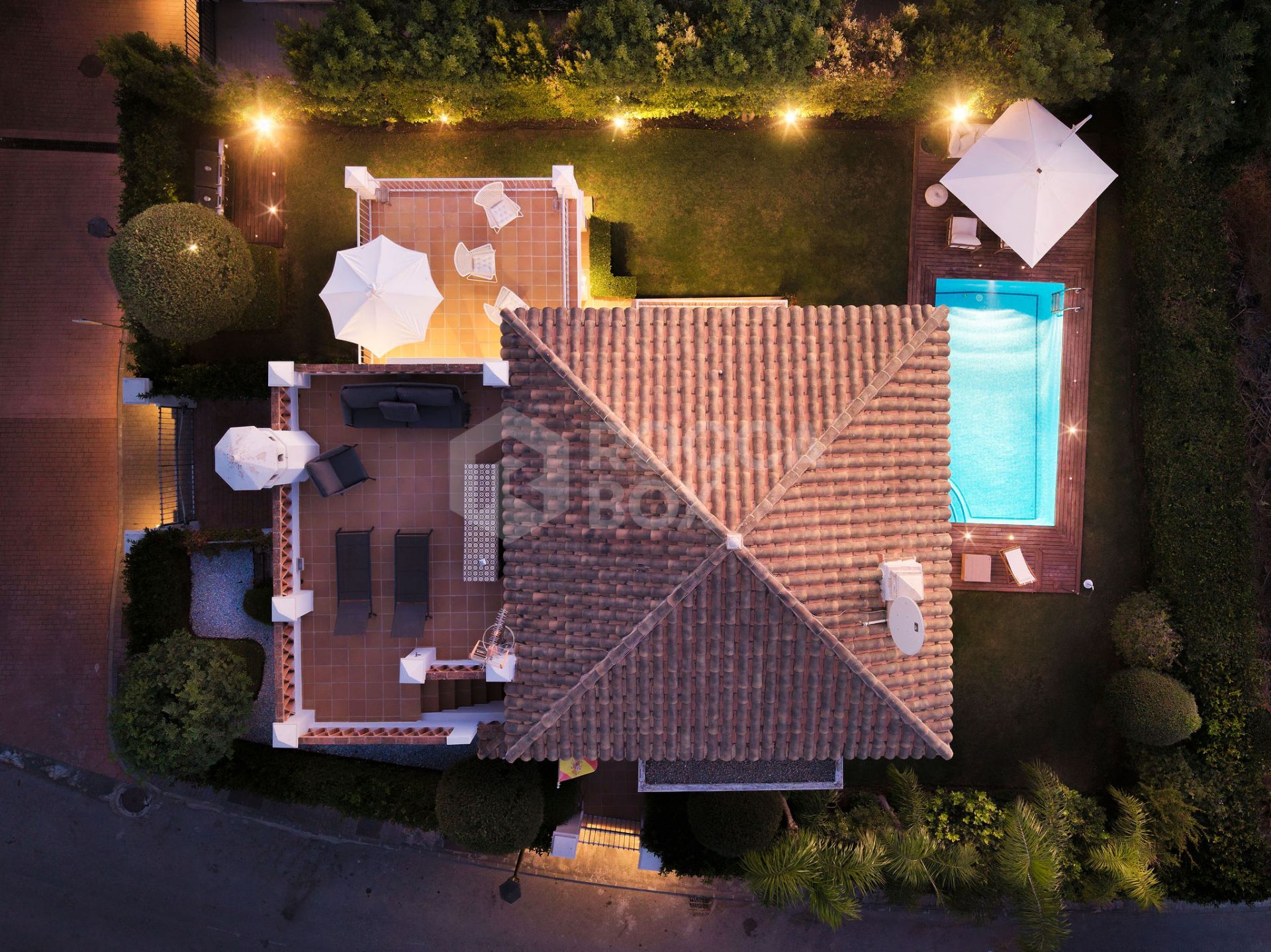 This villa is a true gem — modern, inviting, and ideally located to enjoy everything Estepona has to offer.