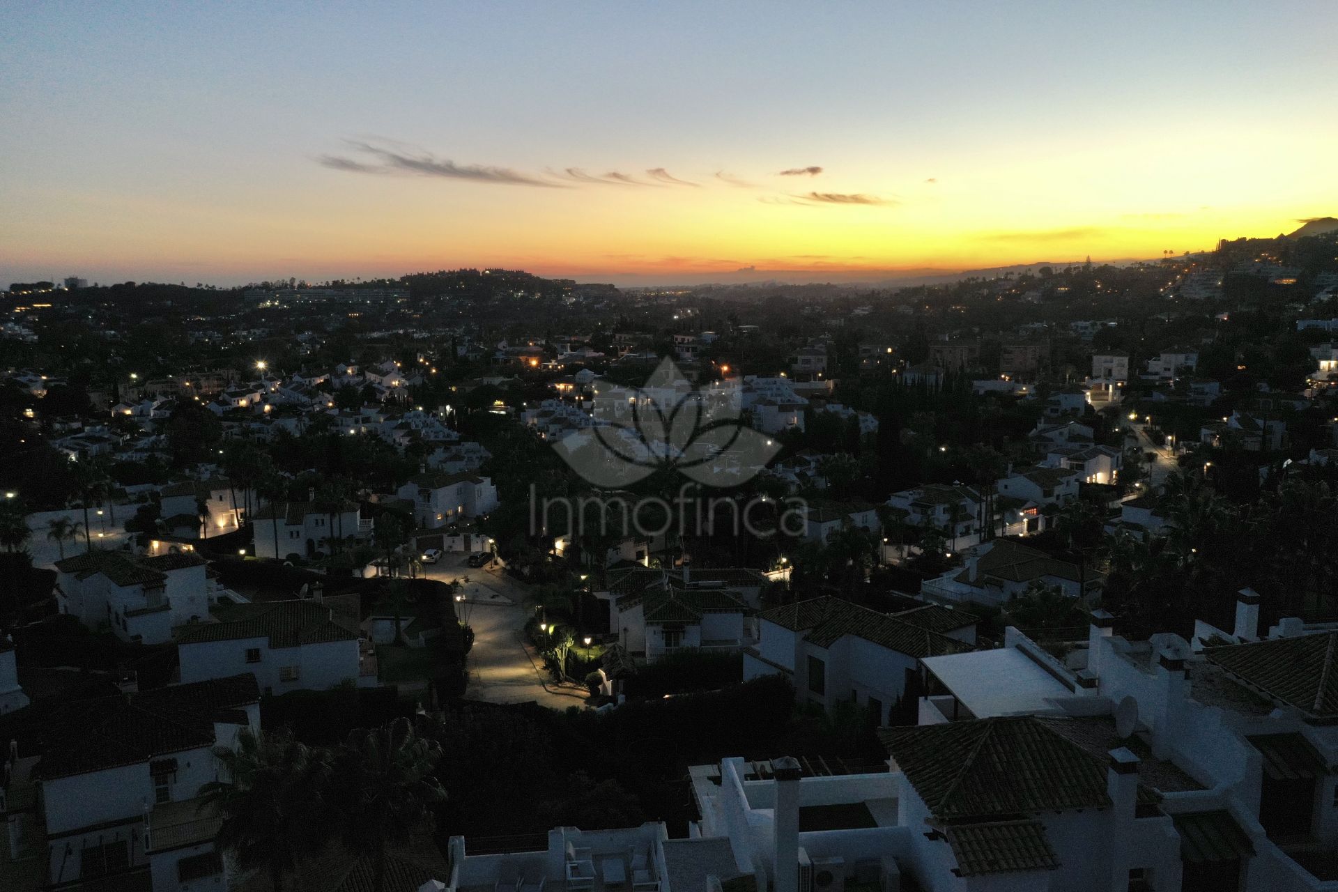 Duplex Penthouse in Las Tortugas de Aloha, Marbella