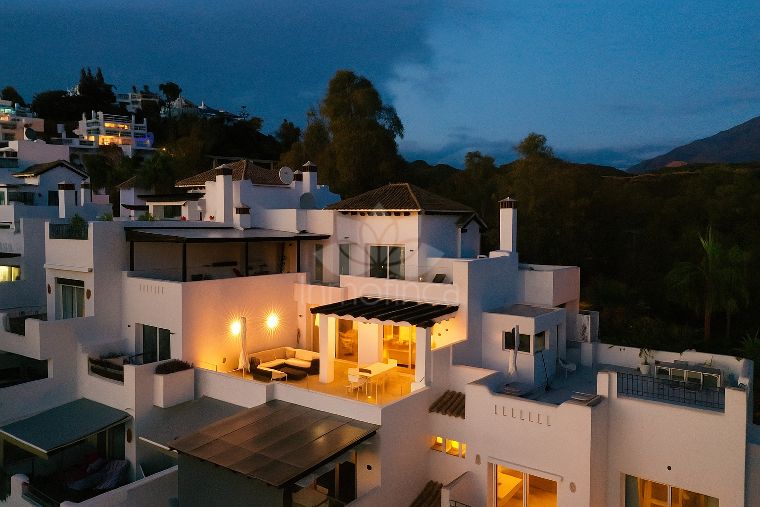 Duplex Penthouse in Las Tortugas de Aloha, Marbella