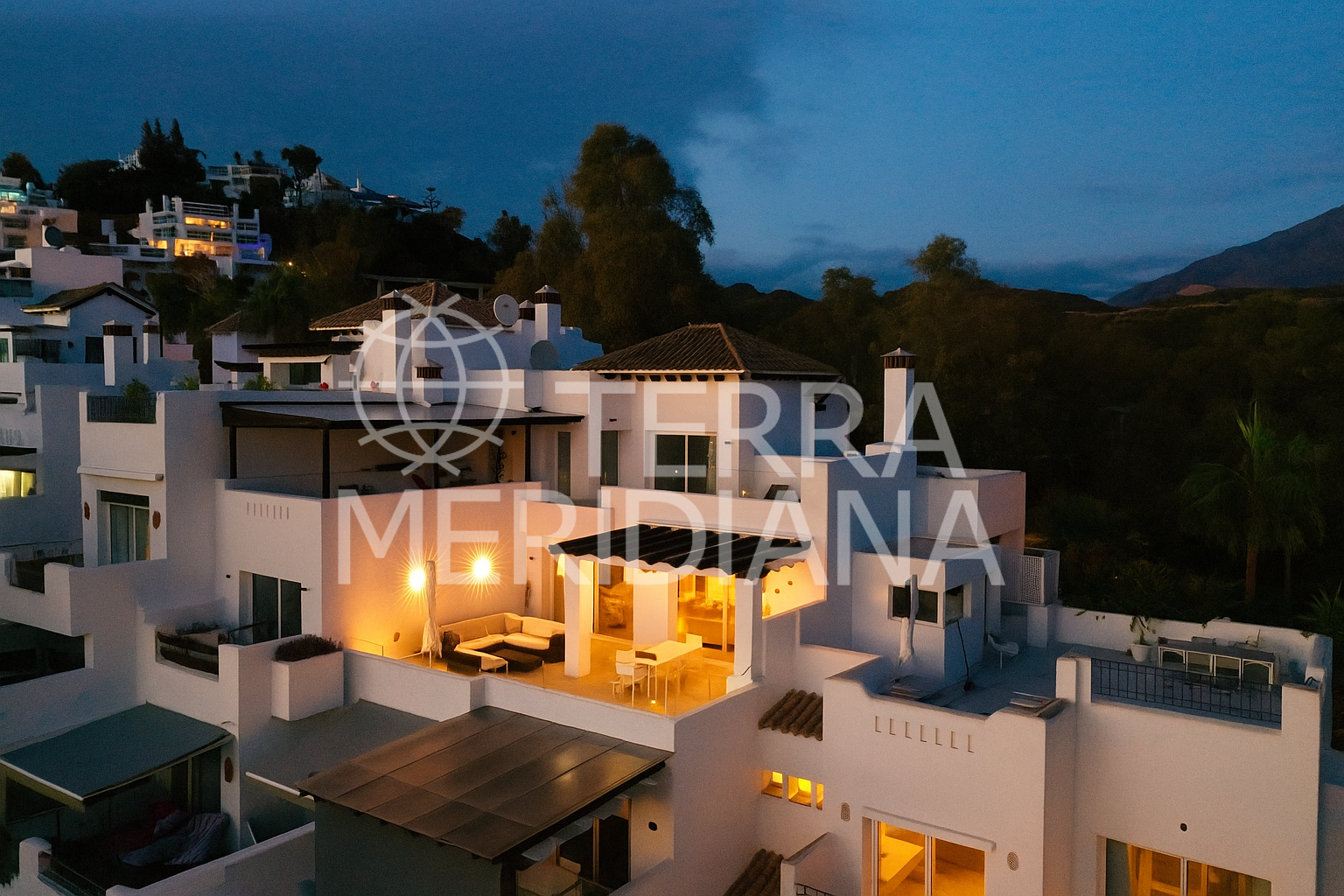 Duplex Penthouse in Las Tortugas de Aloha, Marbella