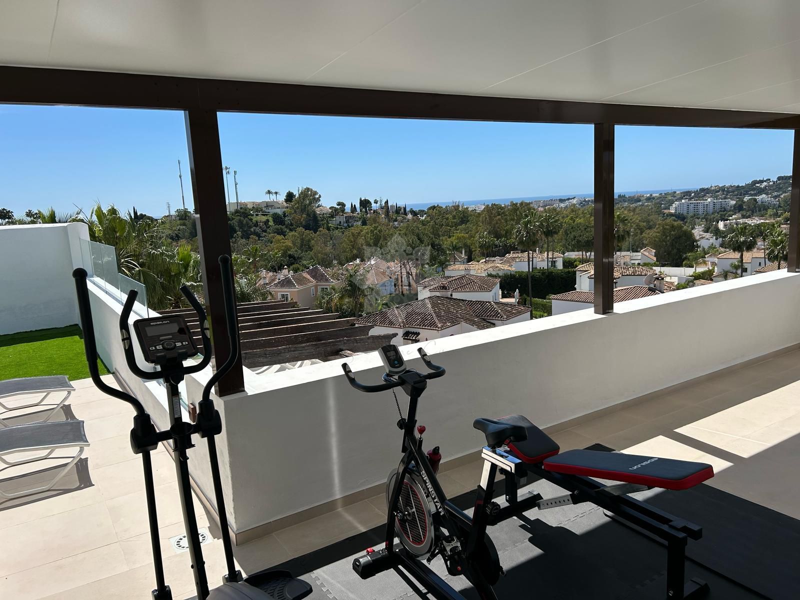 Duplex Penthouse in Las Tortugas de Aloha, Marbella