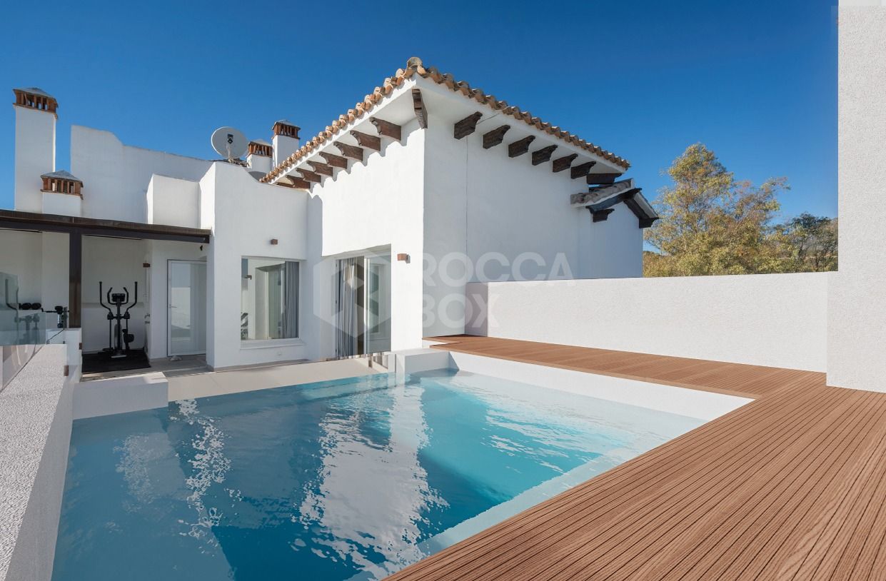 Elegant duplex penthouse in Aloha, Marbella with 3 bedrooms